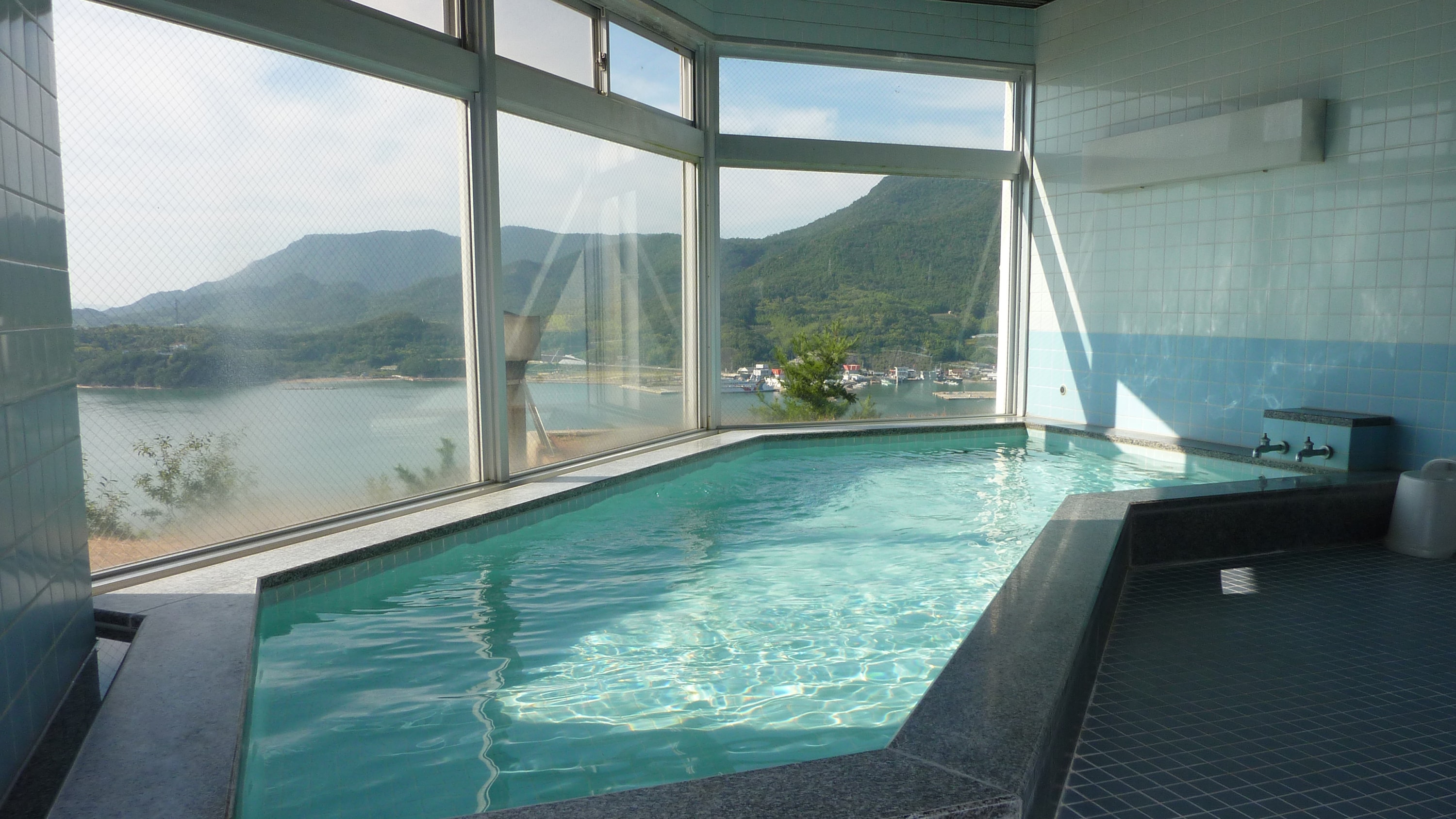 Large communal bath (example)