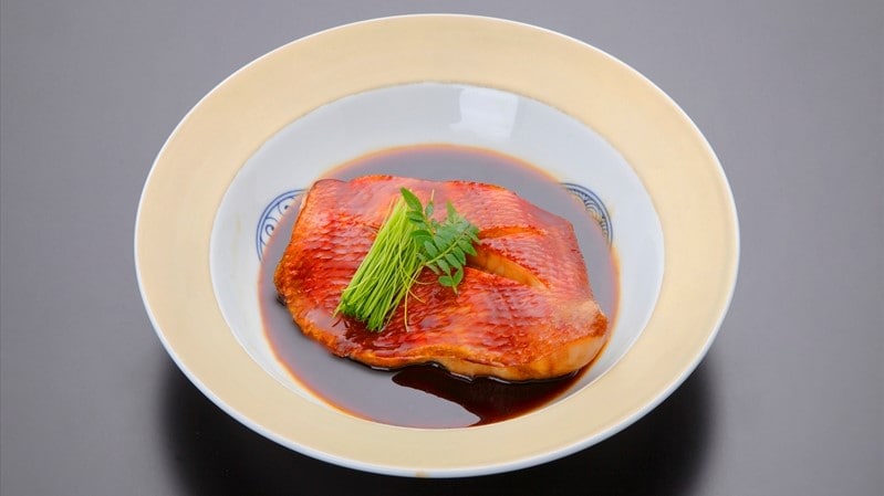 Ví dụ về bữa tối (cá địa phương luộc)