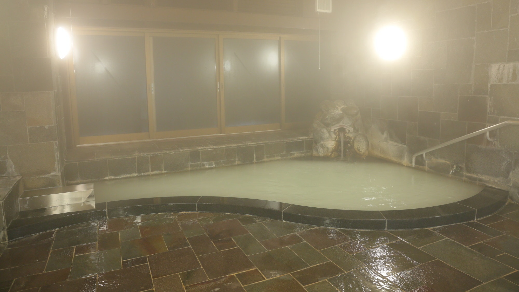 Experience the excellent hot water treatment (balneotherapy) effect