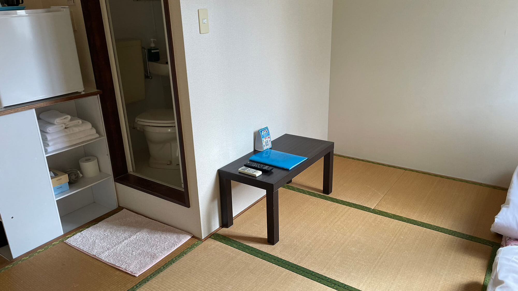 ◆Japanese-style room: 7 tatami mats/13 square meters. Up to 3 people can stay. Popular with groups.