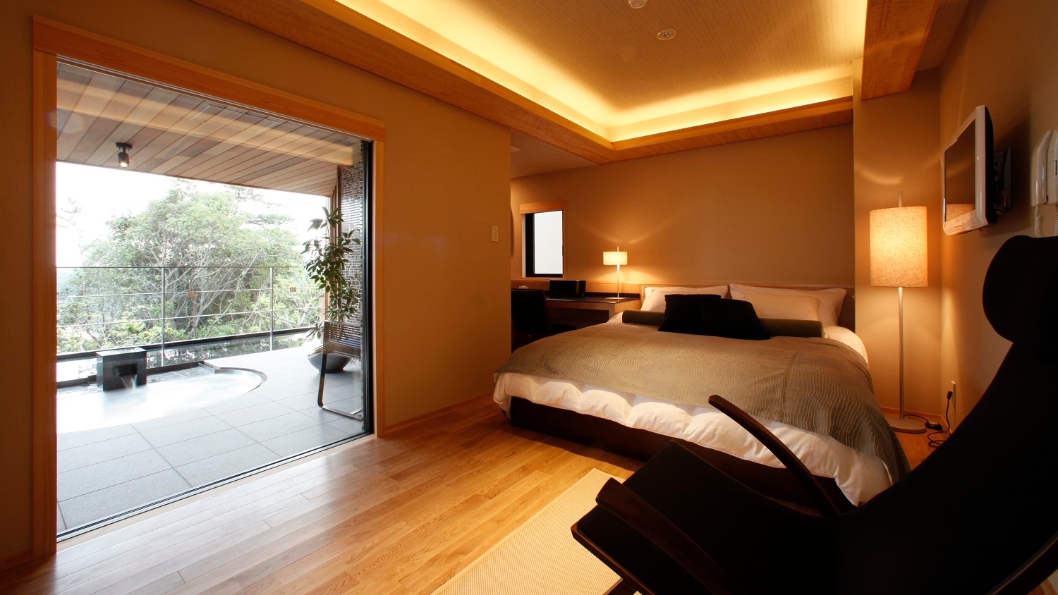 Guest Room_Nautical Mile "Moon Crown"
