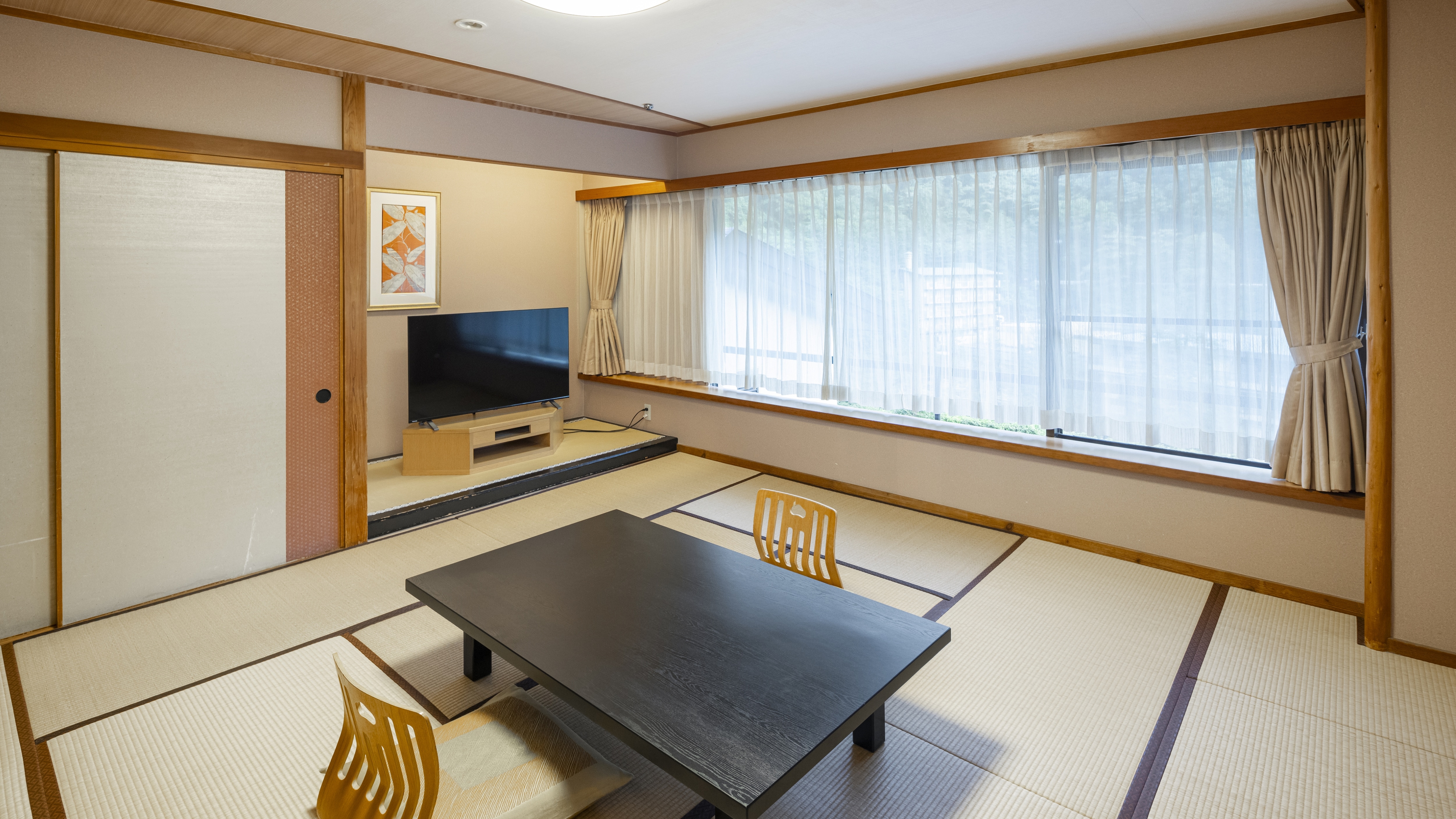 Upper floor guest rooms: Japanese-style rooms