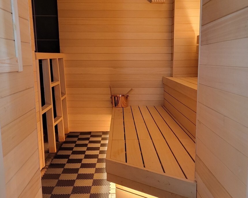 Self-Loyly Sauna