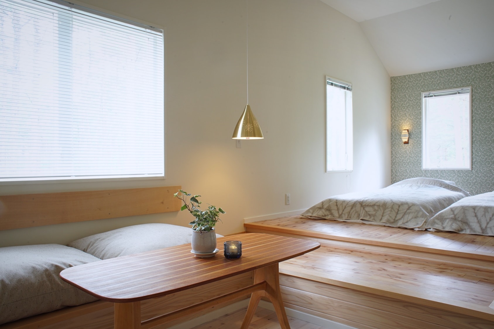 Guest room sofa (Green Room)