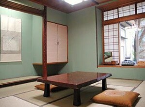 8 ruang tatami