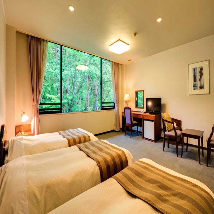 Western-style triple room