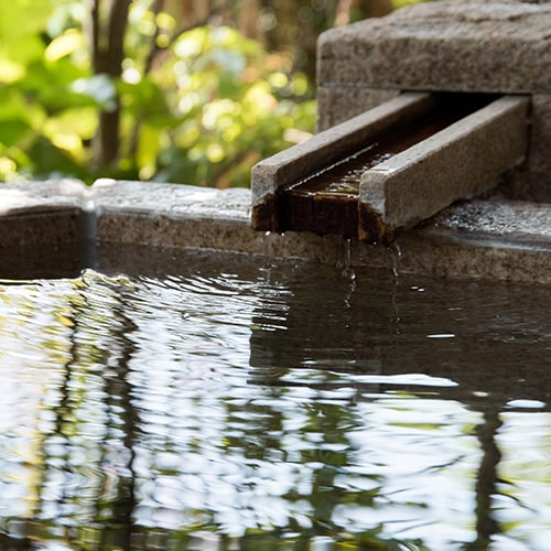 * [Open-air bath / Superior Sakura] Enjoy a bath in a small, well-maintained garden.