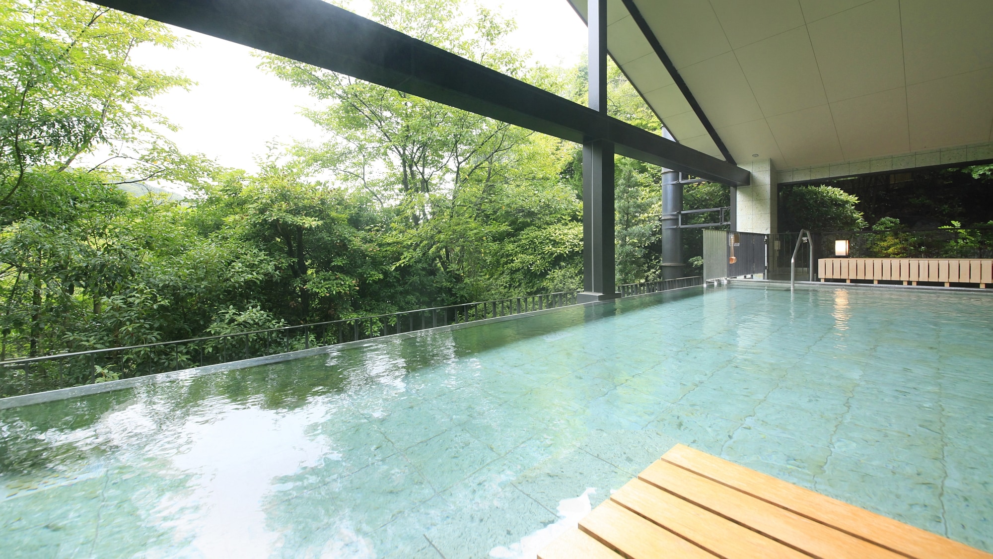 An example of the open-air bath for women at Seseragi no Yudokoro