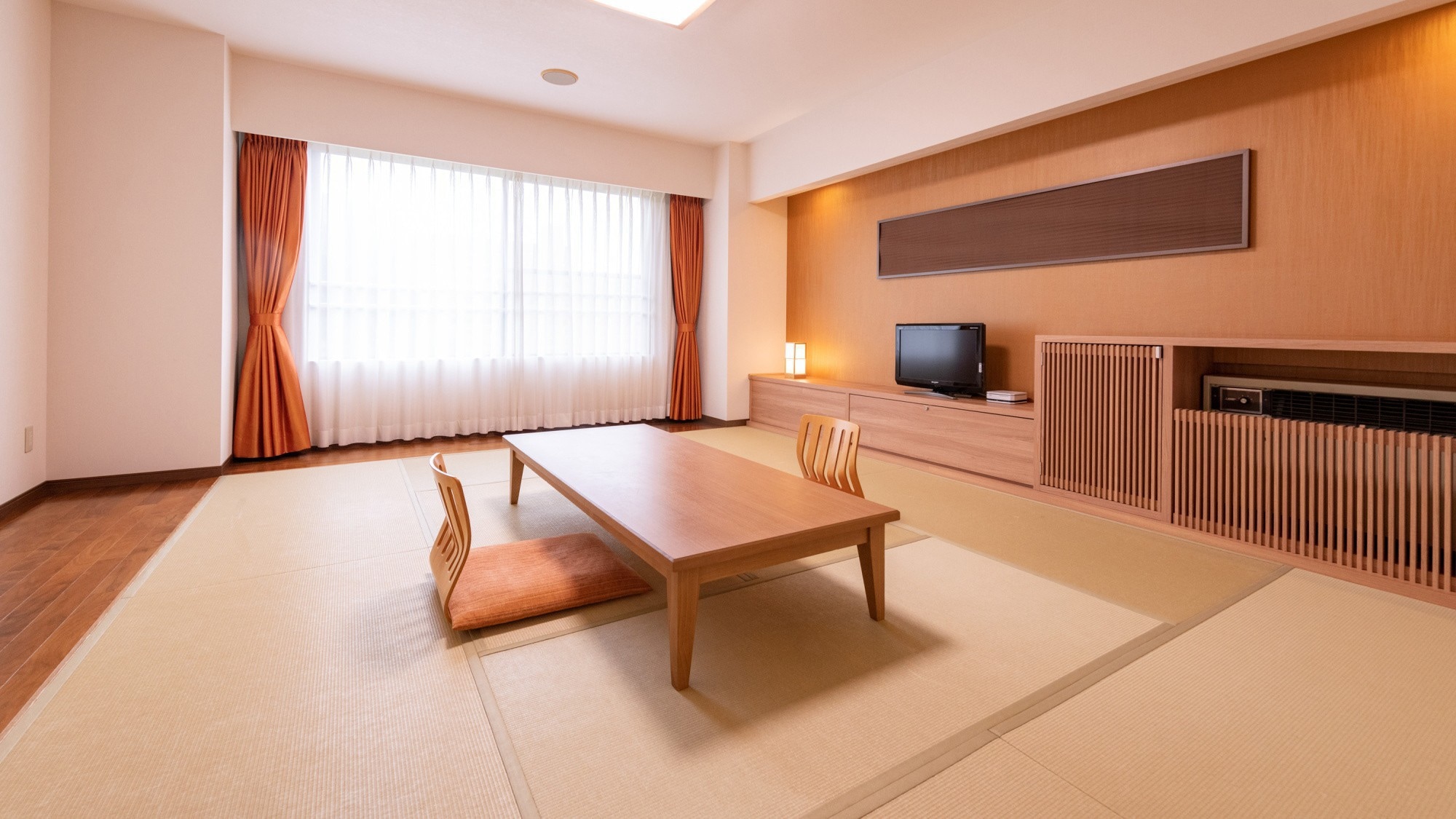 [Non-smoking] Modern Japanese room 10 tatami mats (slope side)