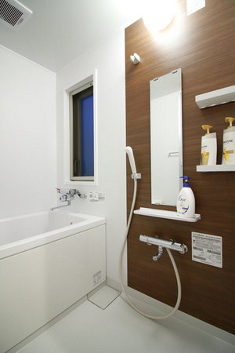 Bathroom Rooms 201 and 601