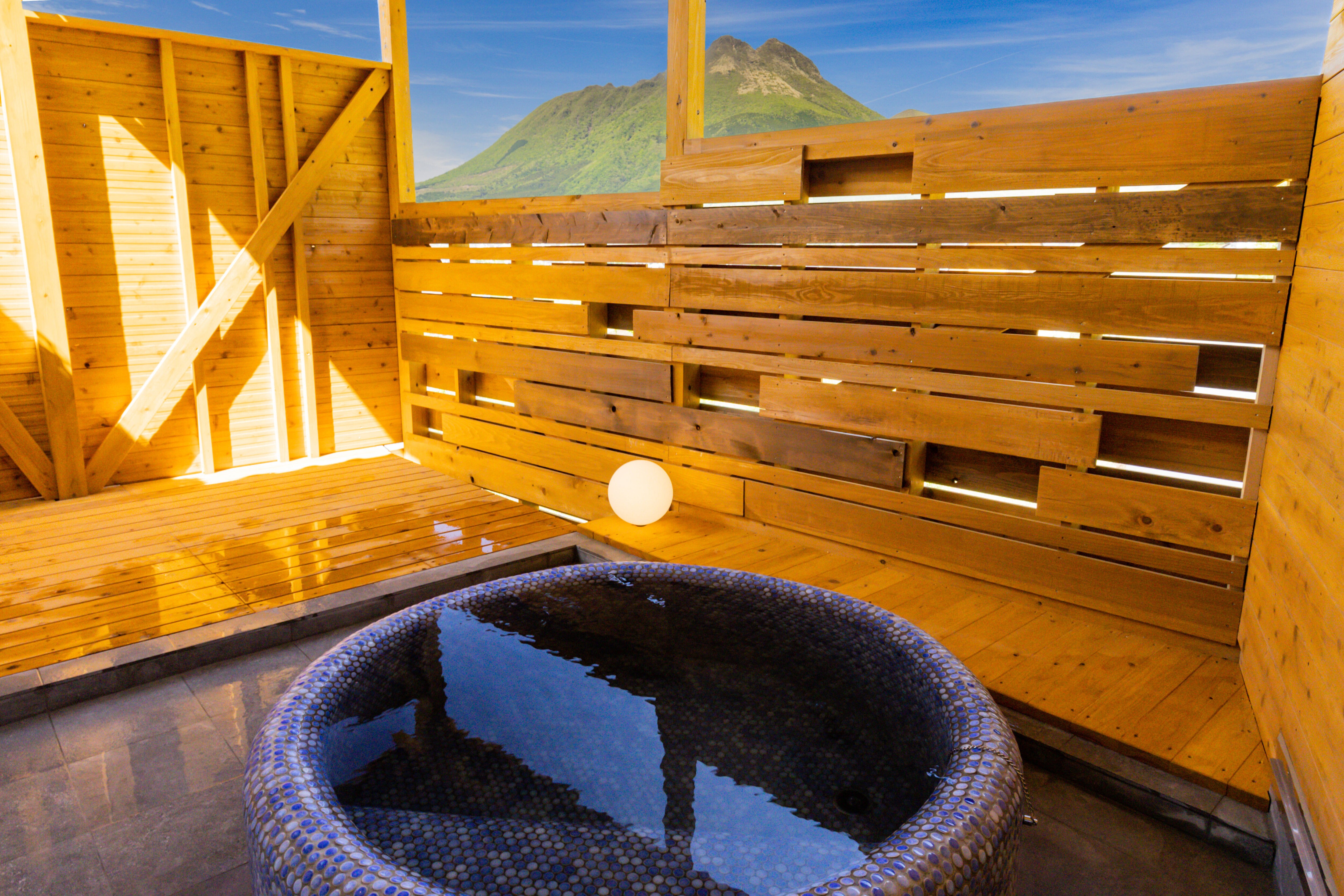 Open-air bath