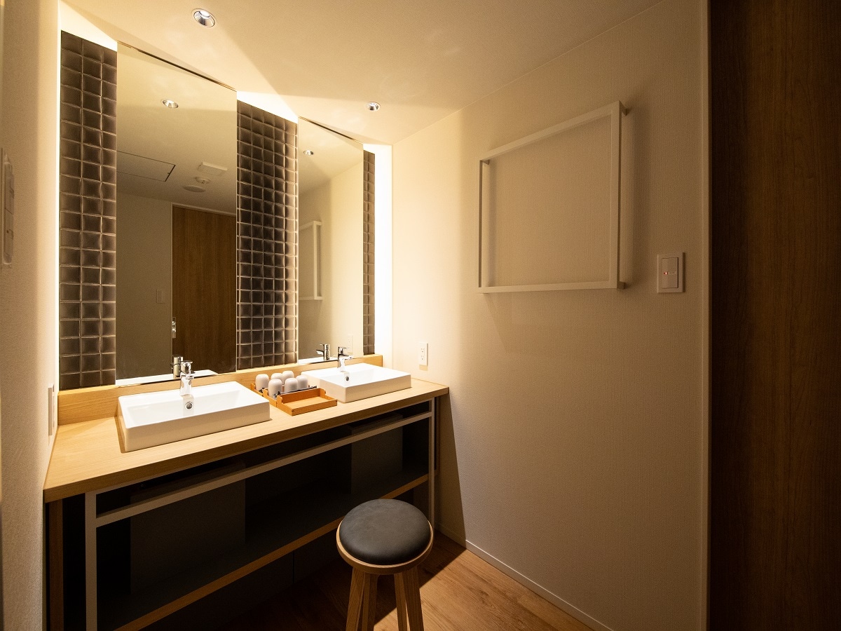 Independent washbasin