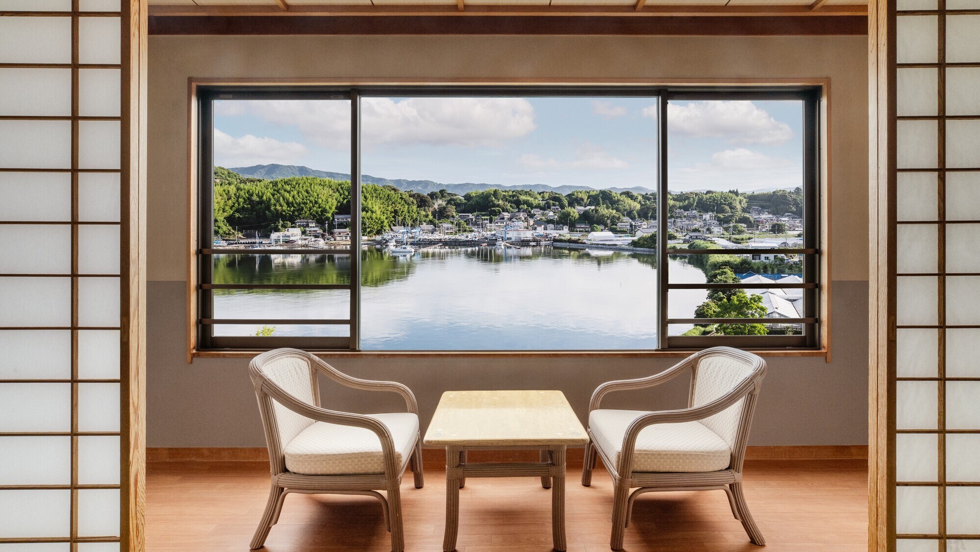 [View hướng hồ] Phòng kiểu Nhật (12,5 chiếu tatami)