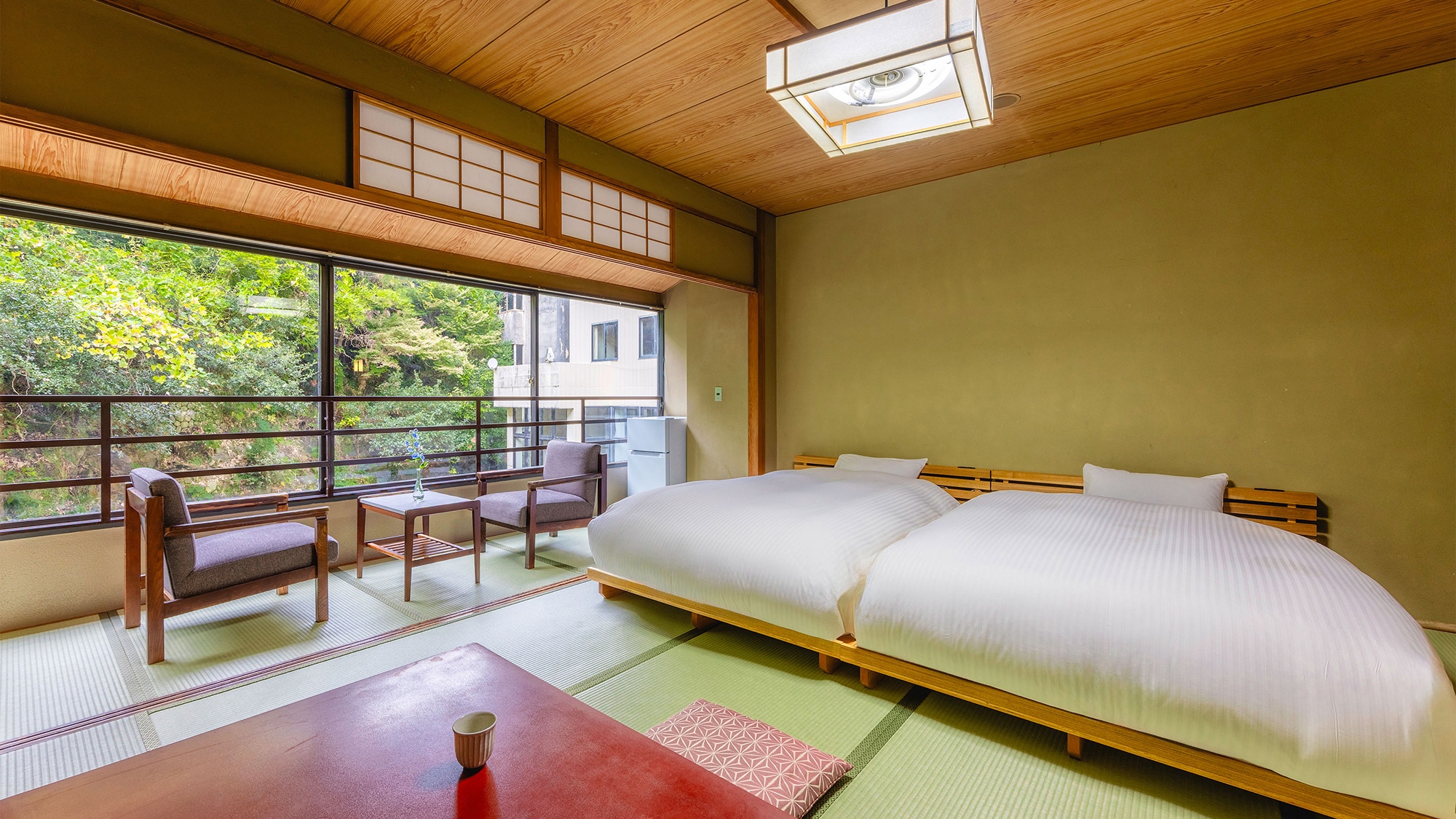 [Japanese-Western Twin] Enjoy the charm of tatami mats while being comfortable on a low bed