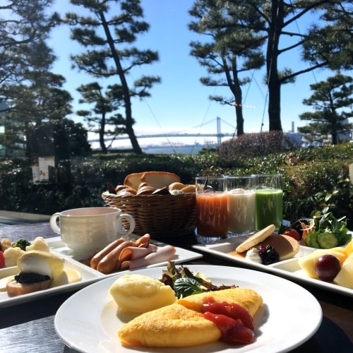 Breakfast at Chef's Live Kitchen (3F) overlooking Tokyo Bay