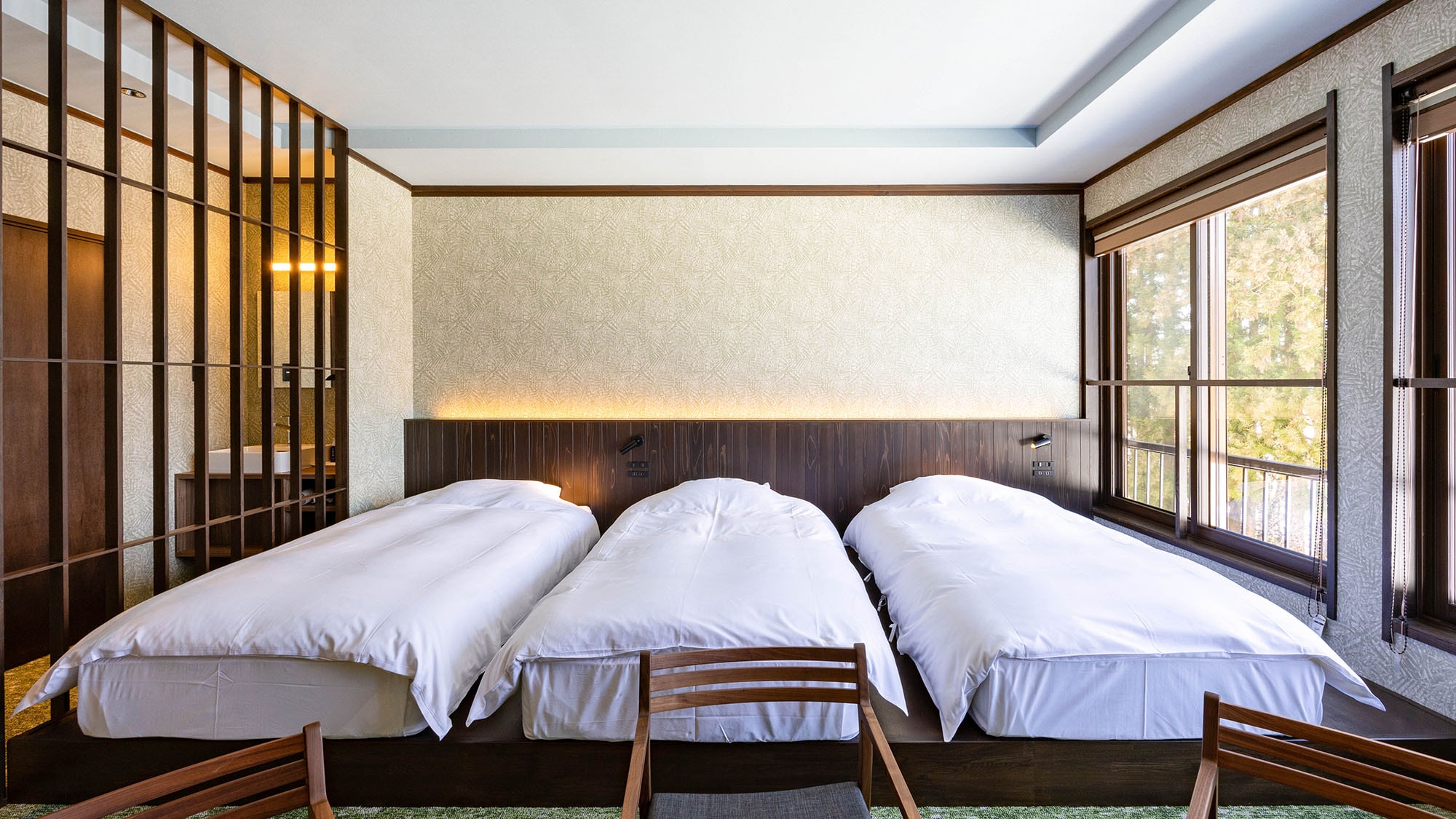 ・Superior Triple/Enjoy a relaxing sleep in three Simmons single beds