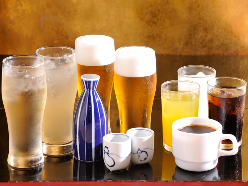 All-you-can-drink alcohol and soft drinks at dinner!
