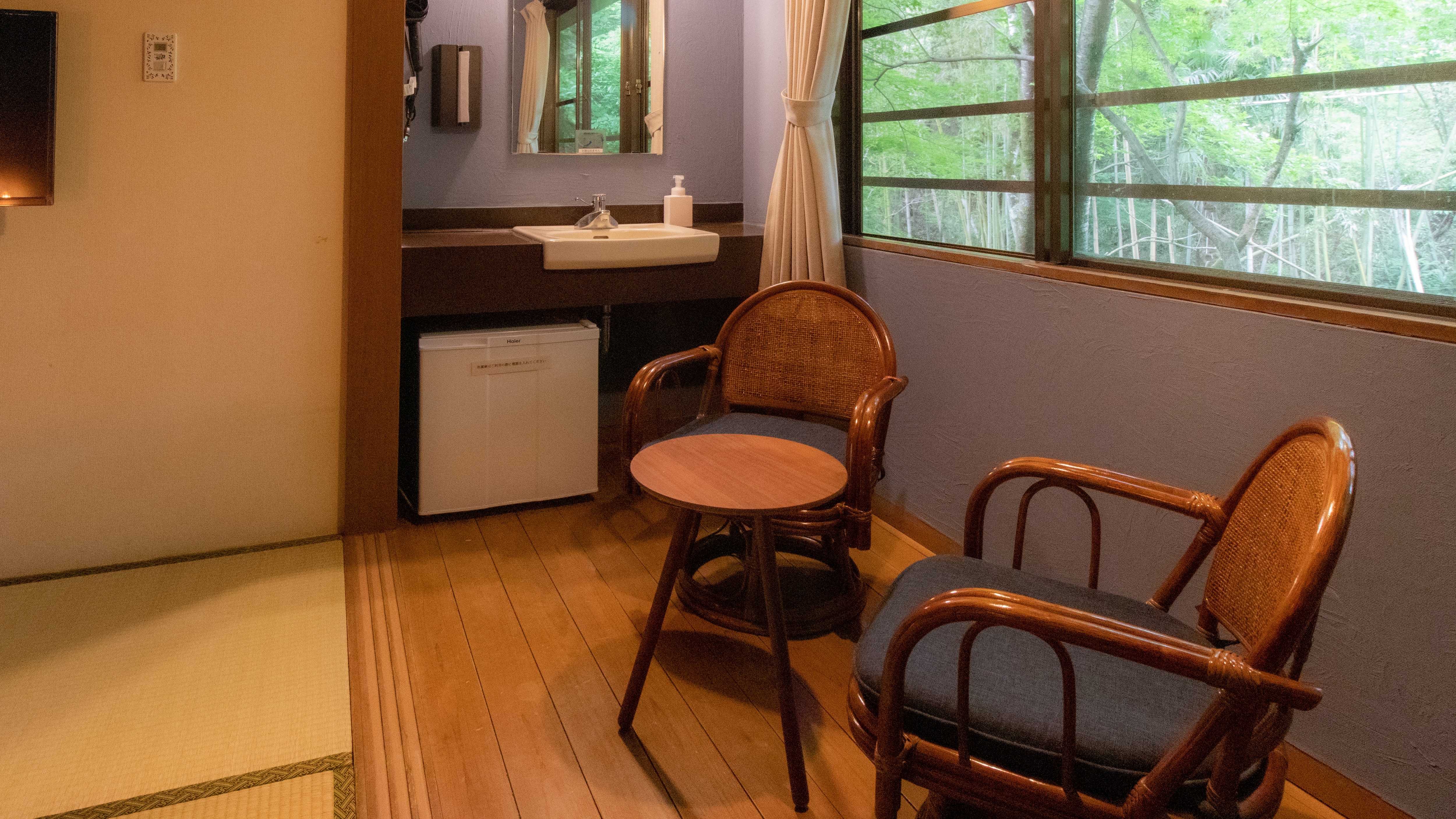 Japanese-style bedroom, 8 tatami twin room "Nishiki"