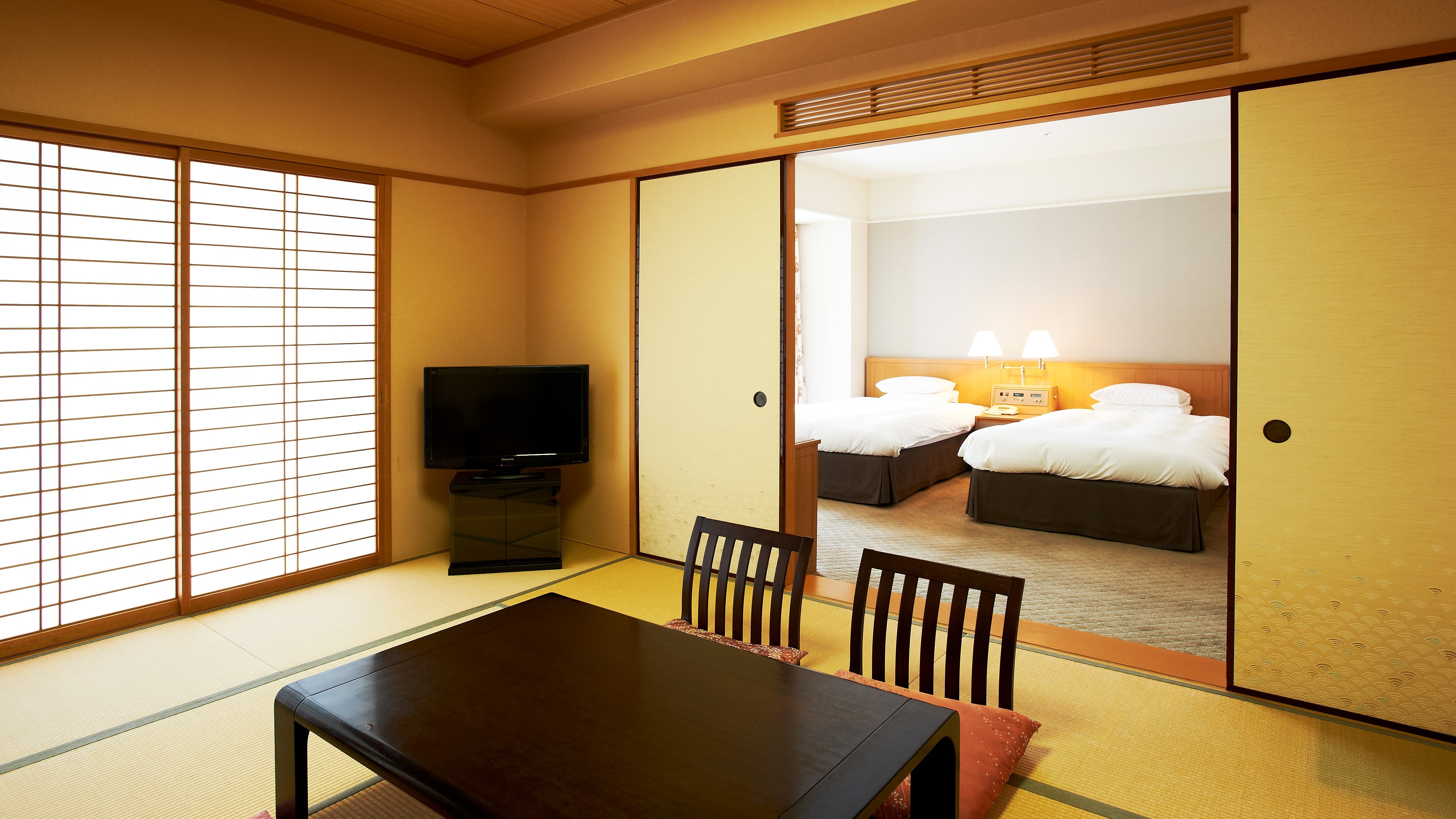South Wing Japanese-Western style room (77.1 square meters)
