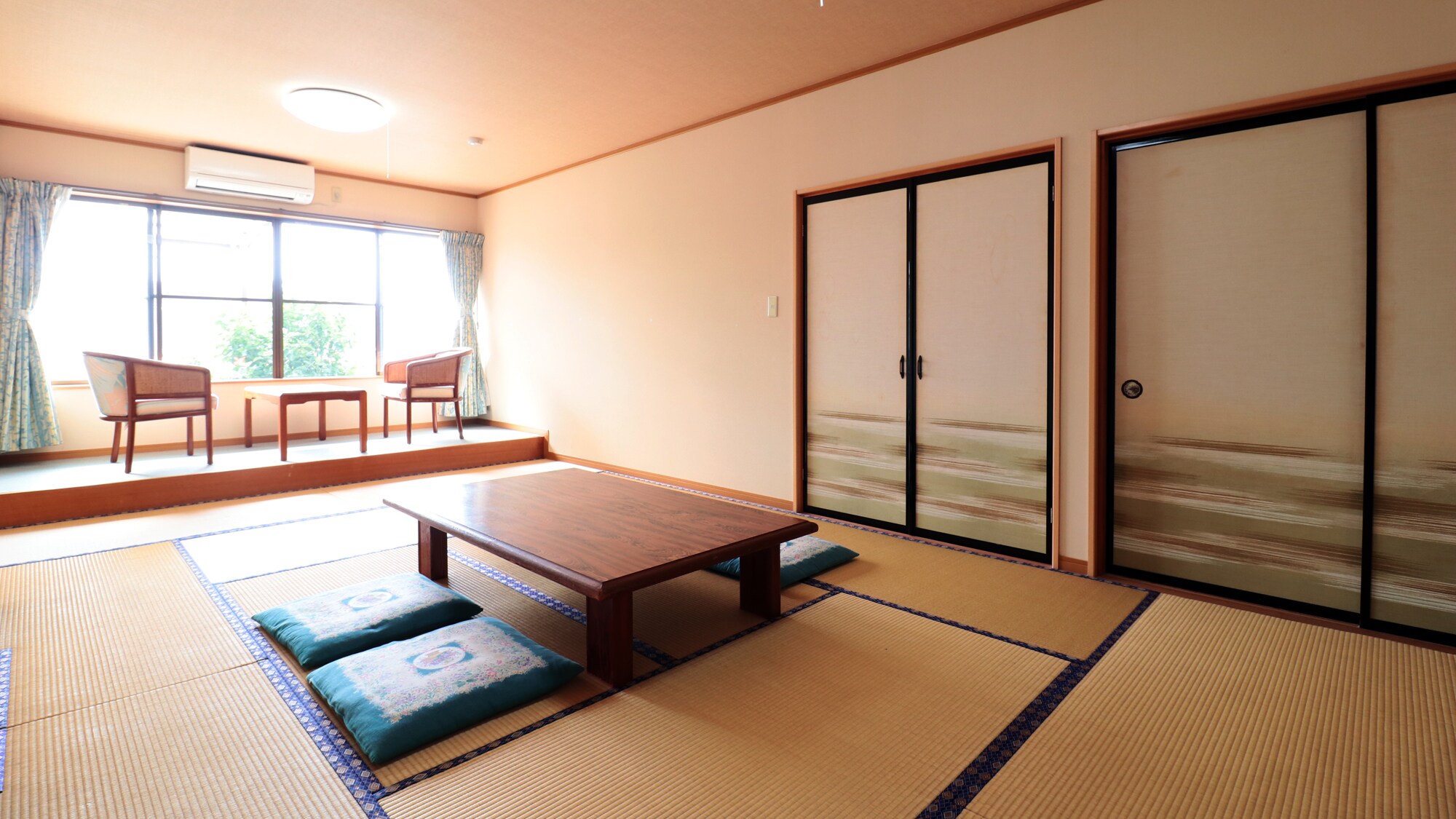 1F Japanese-style room - Please relax and unwind