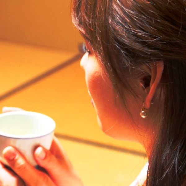 [Guest rooms] Of course, we have tea available. Please take a break first.
