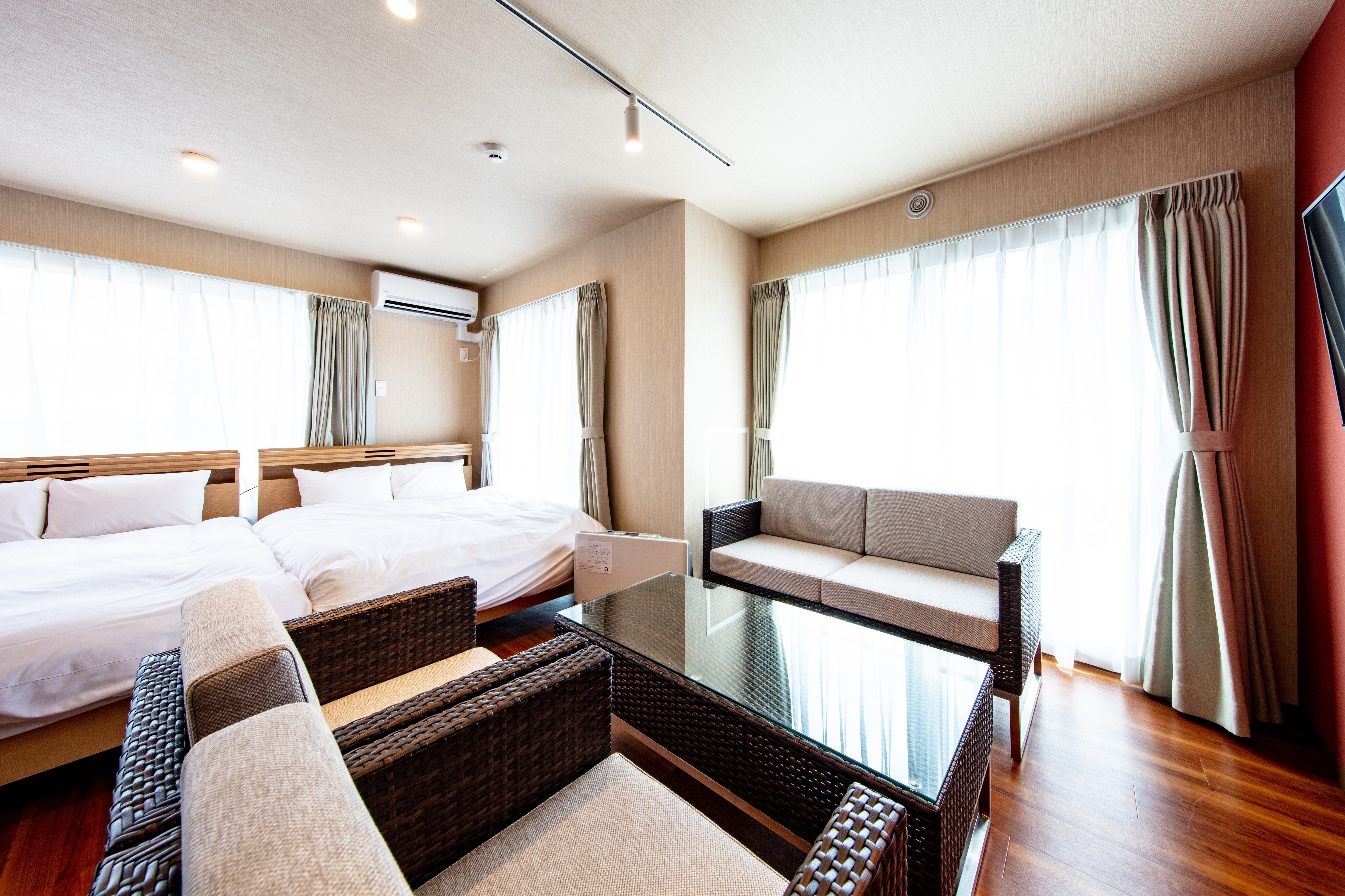 Standard 4 bedrooms: living room, bedroom