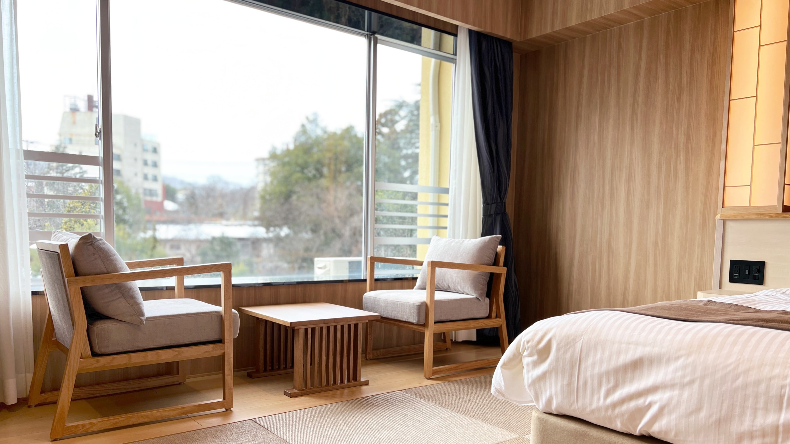 Japanese style bedroom with half open-air bath 1 room 02
