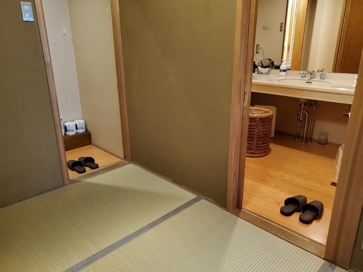 2nd floor Japanese room 10 tatami mats
