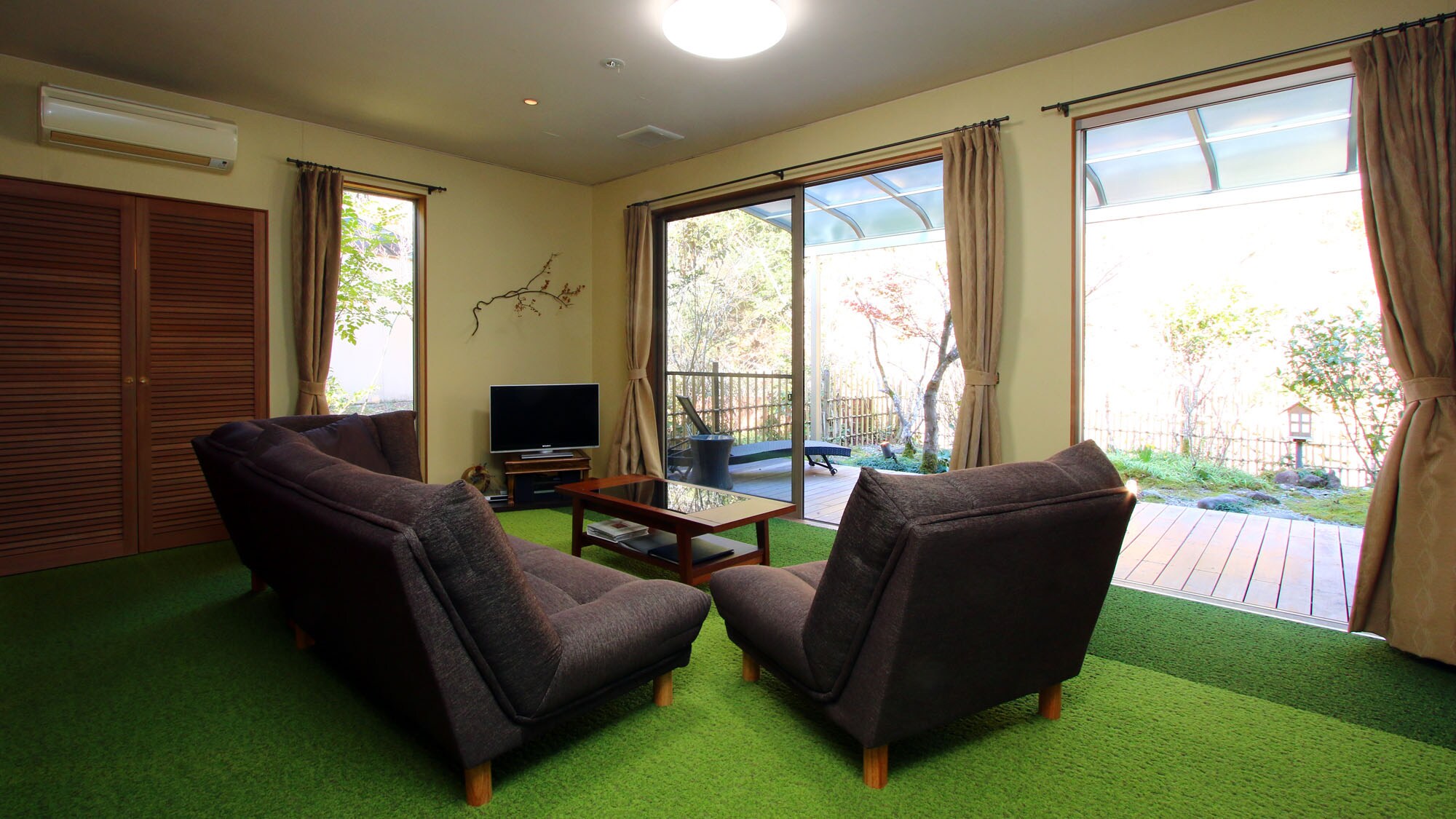 Premium Suite Tu Living Room