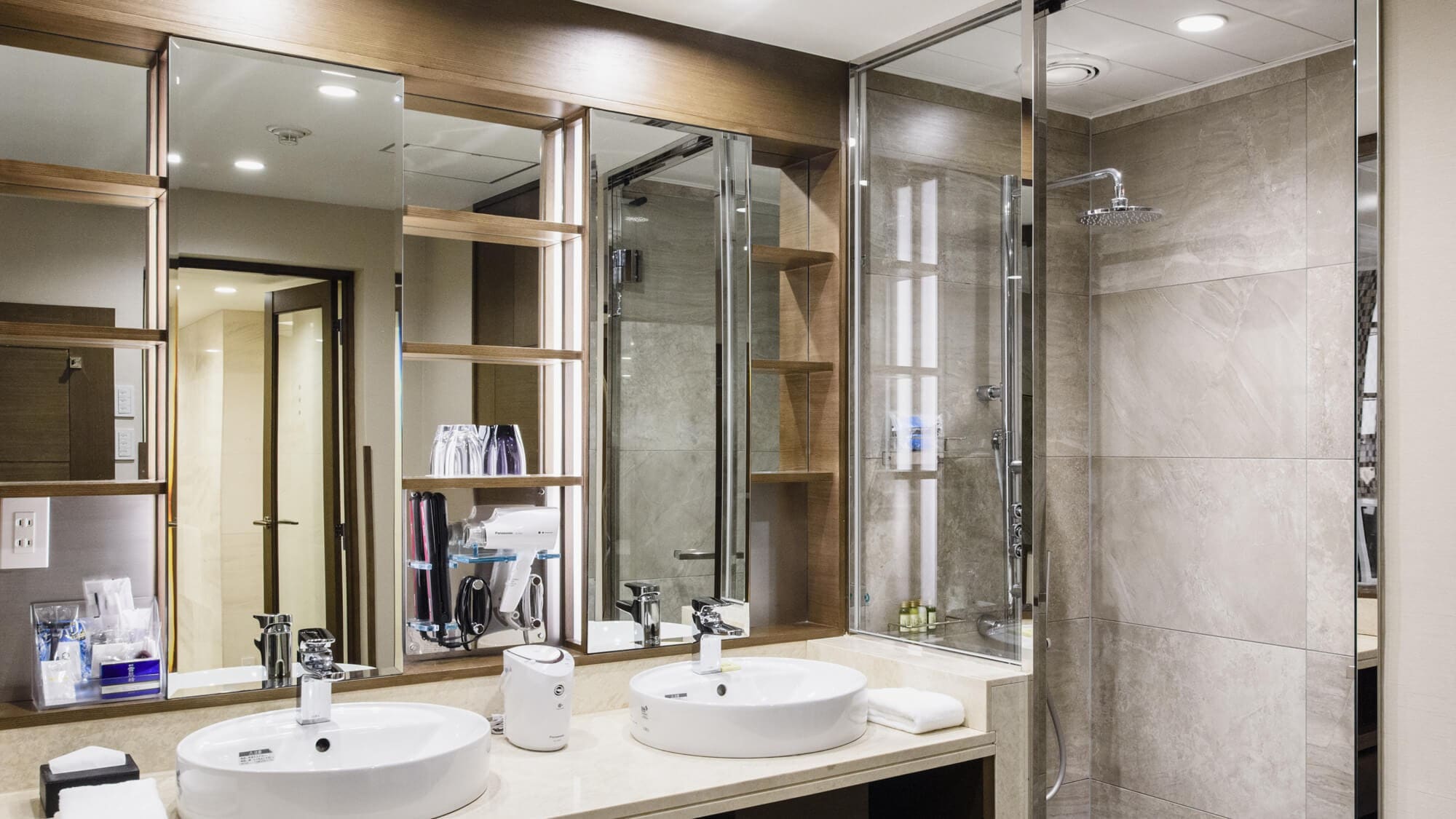 Penthouse wash stand