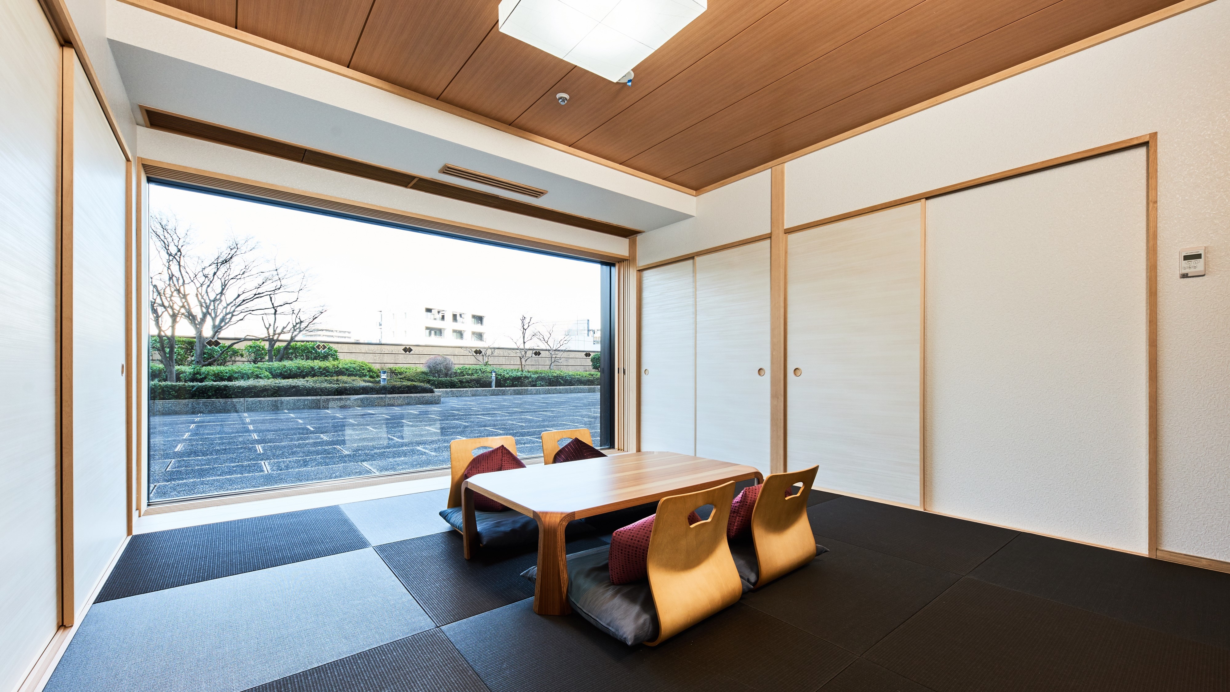 An example of a Japanese-style room ■ Approximately 28㎡ ■ (Interior and furnishings may vary depending on the room)