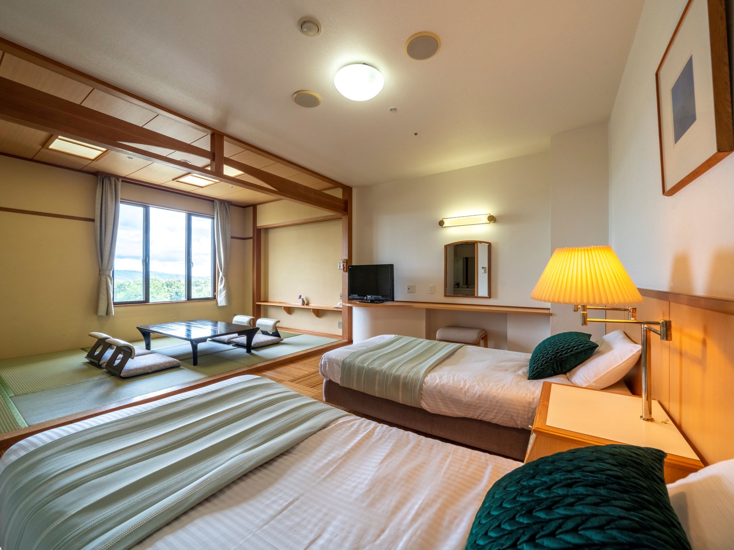 Semi-suite [Non-smoking]