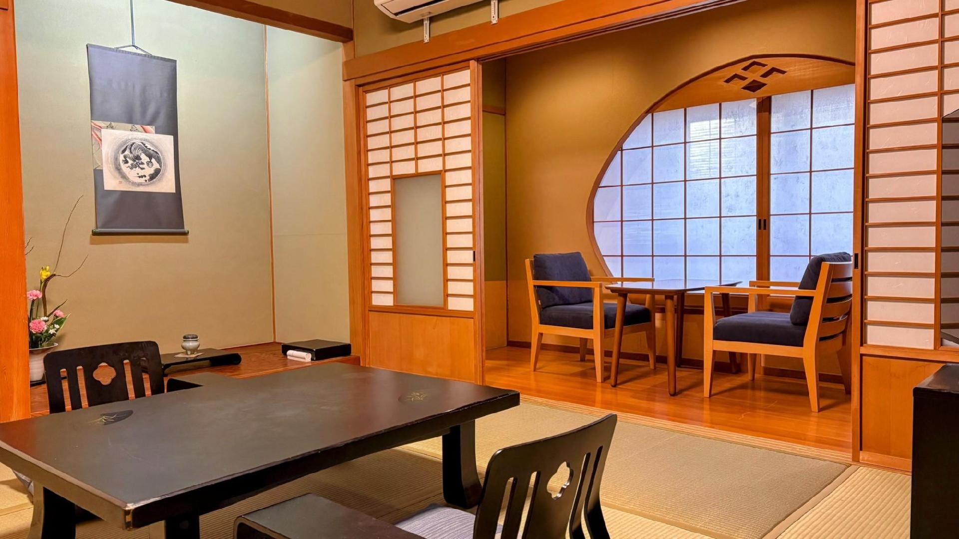1st floor: 8-tatami Japanese-style room (no open-air bath)