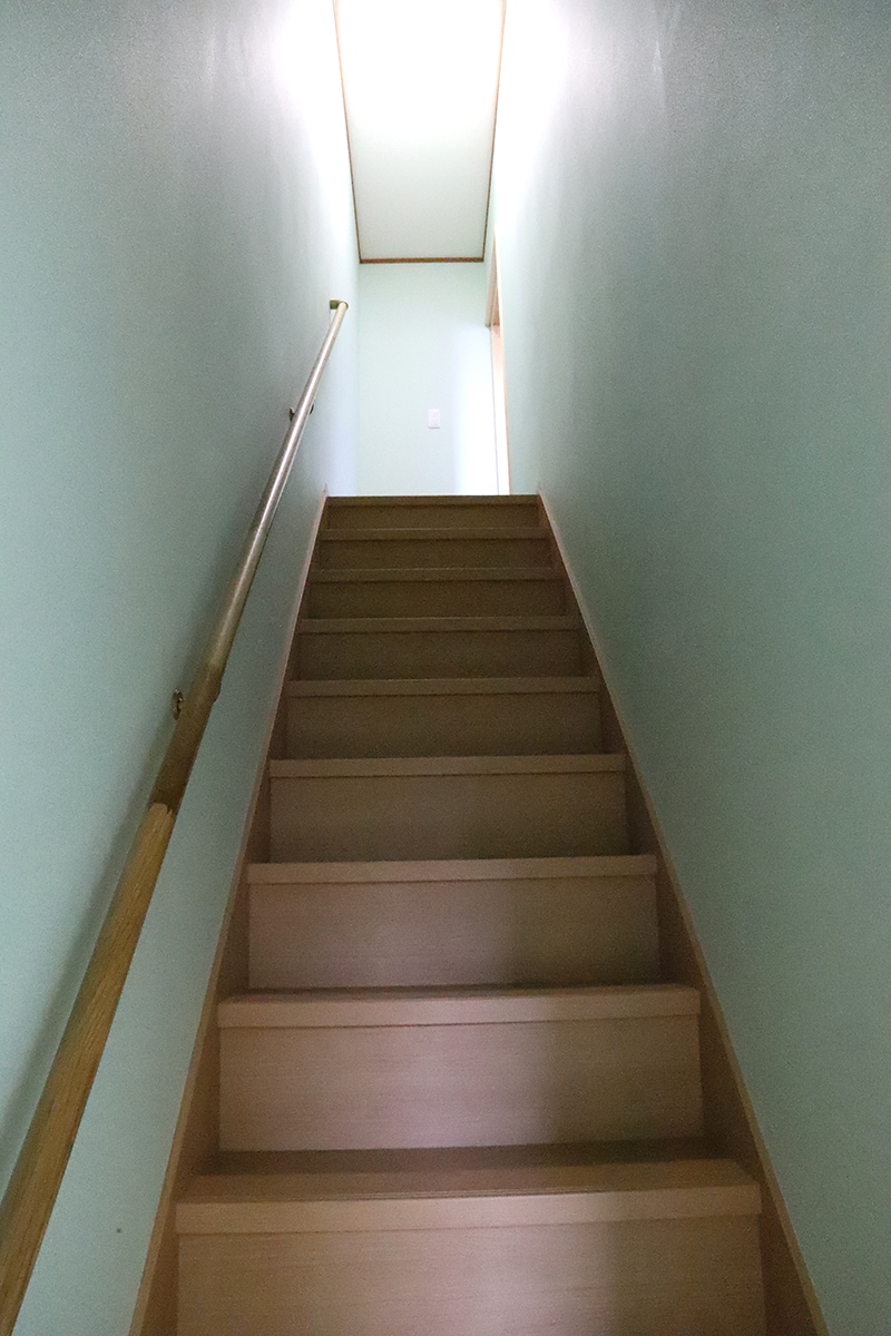 Stairs to the 2nd floor of the cottage room