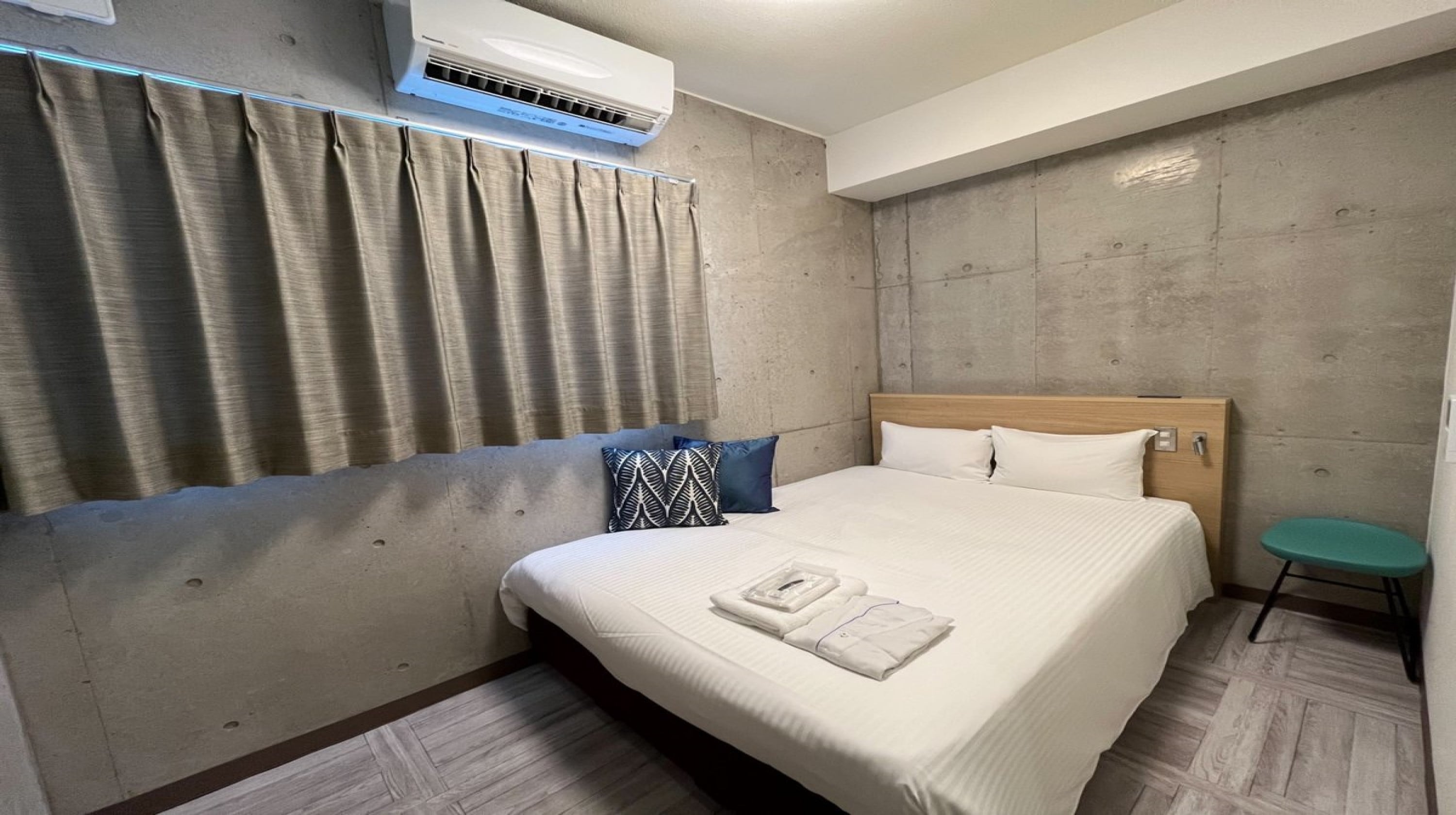 [Non-smoking] Queen Double Room 16 square meters