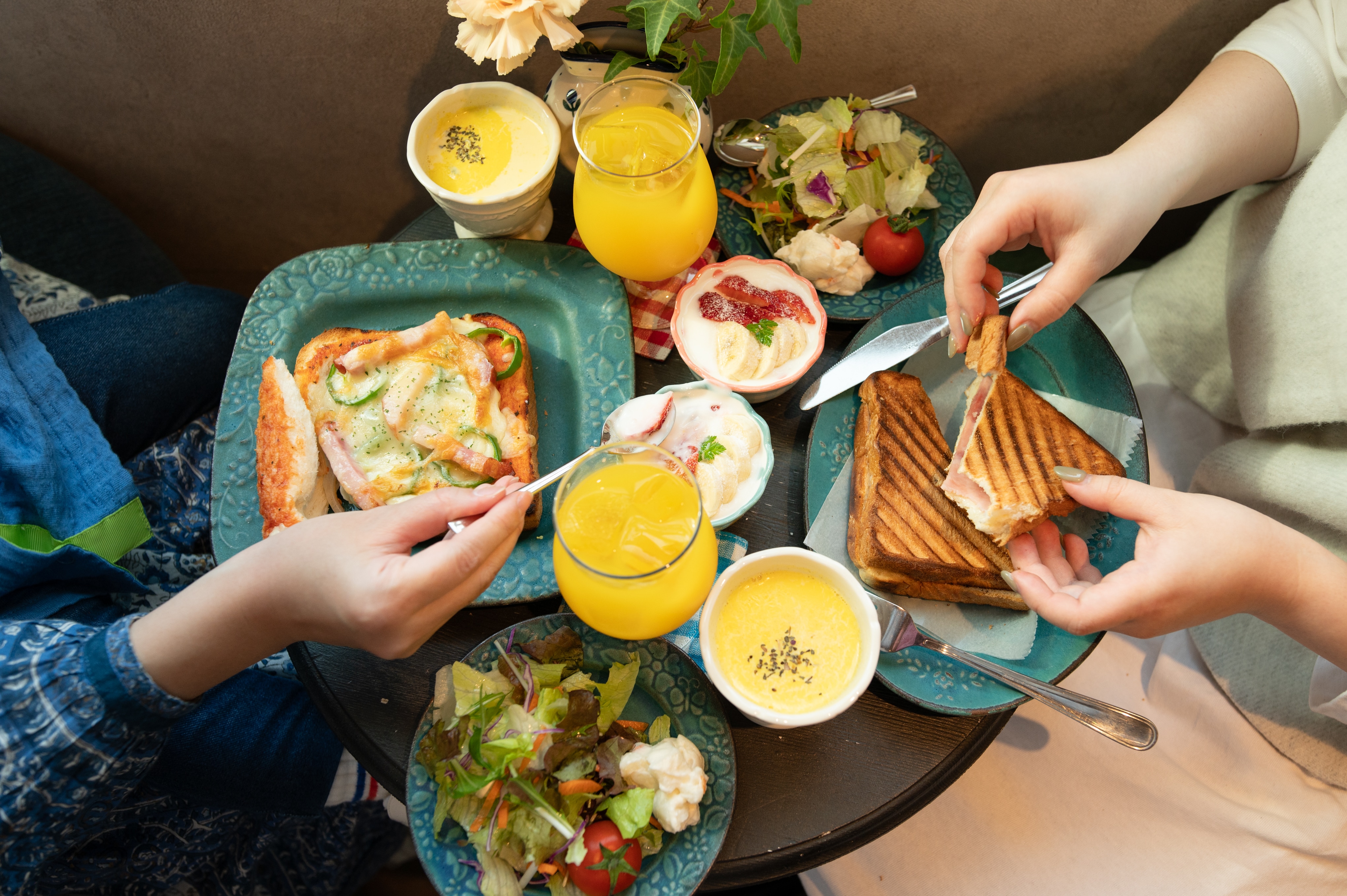 Breakfast scene