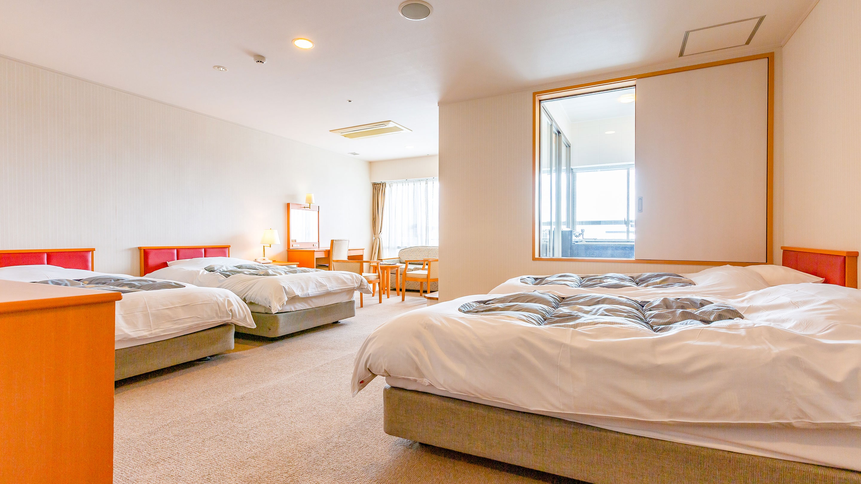 Phòng Suite kiểu phương Tây có bồn tắm trong nhà