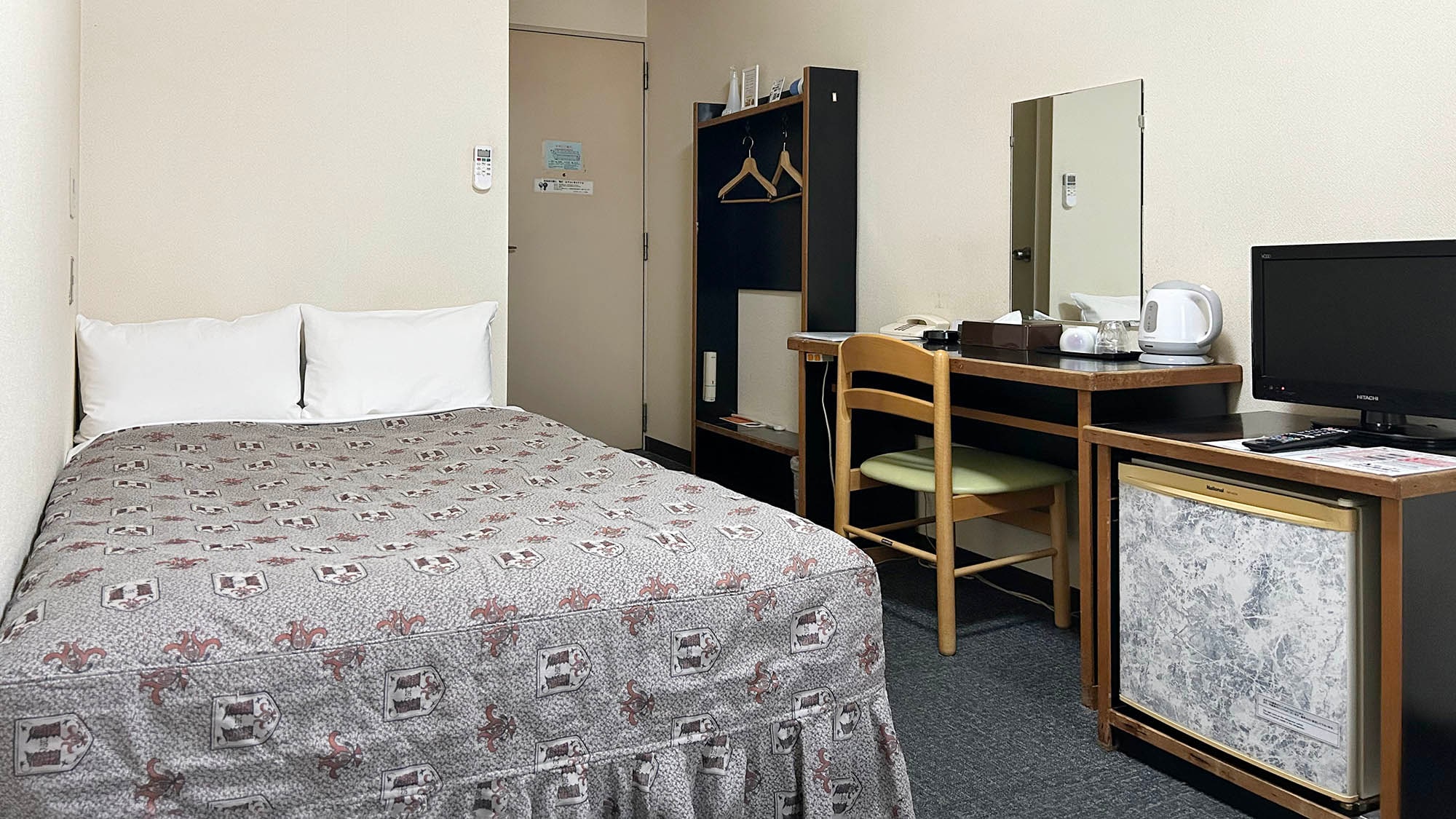 Semi-double room [120cm bed]