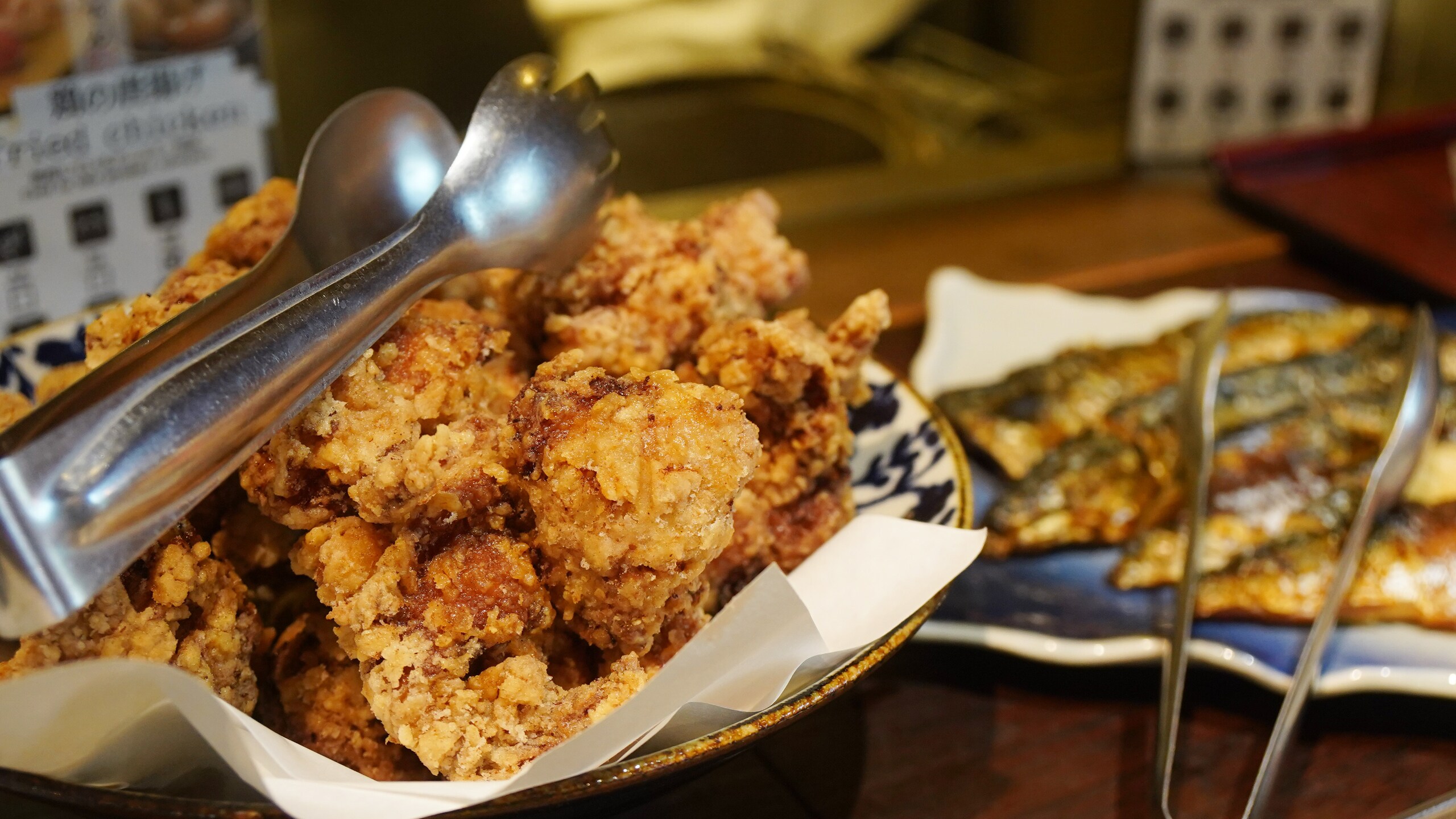 Breakfast buffet [Popular menu item: fried chicken]