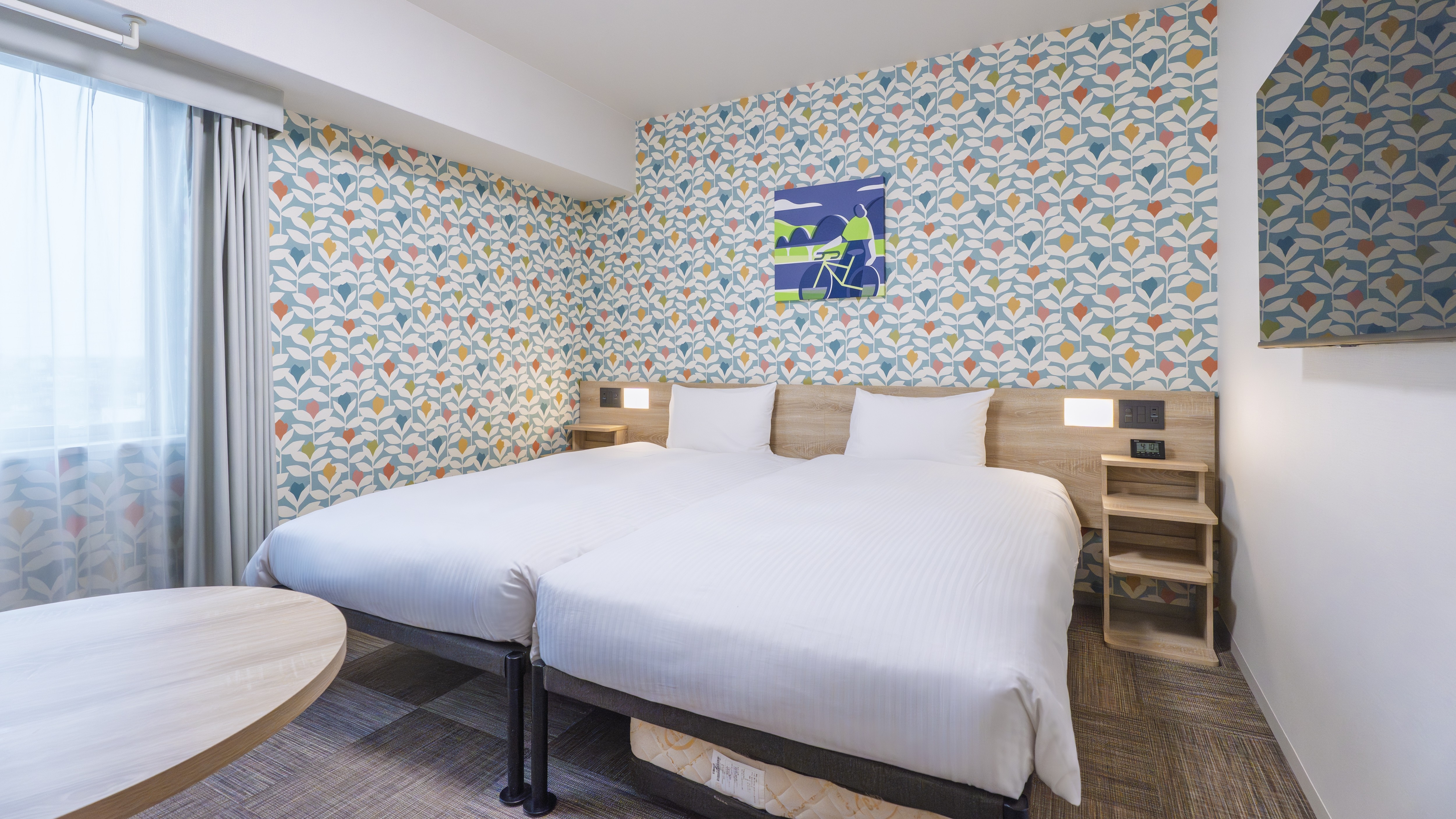 The beds in the twin rooms can be pushed together (please contact us in advance).