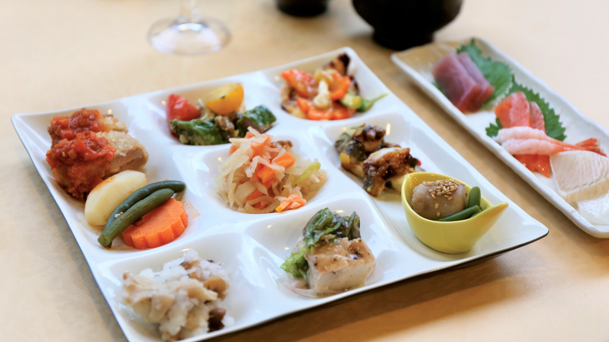 Please enjoy the buffet using seasonal ingredients from Shinshu.