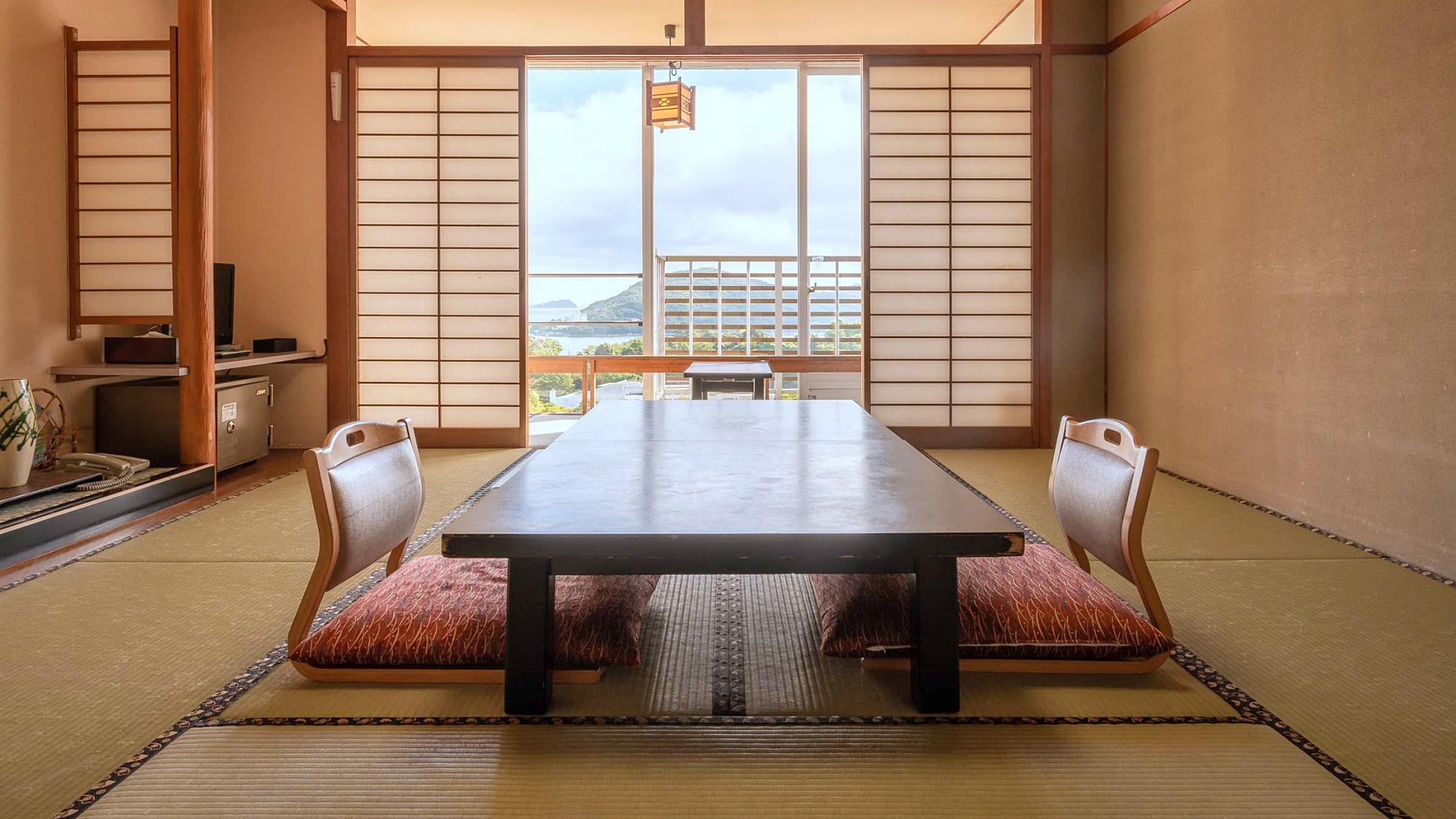 Japanese-style room 10 tatami mats ◇ Sea side overlooking Toba Bay ◇ [Wi-Fi available]