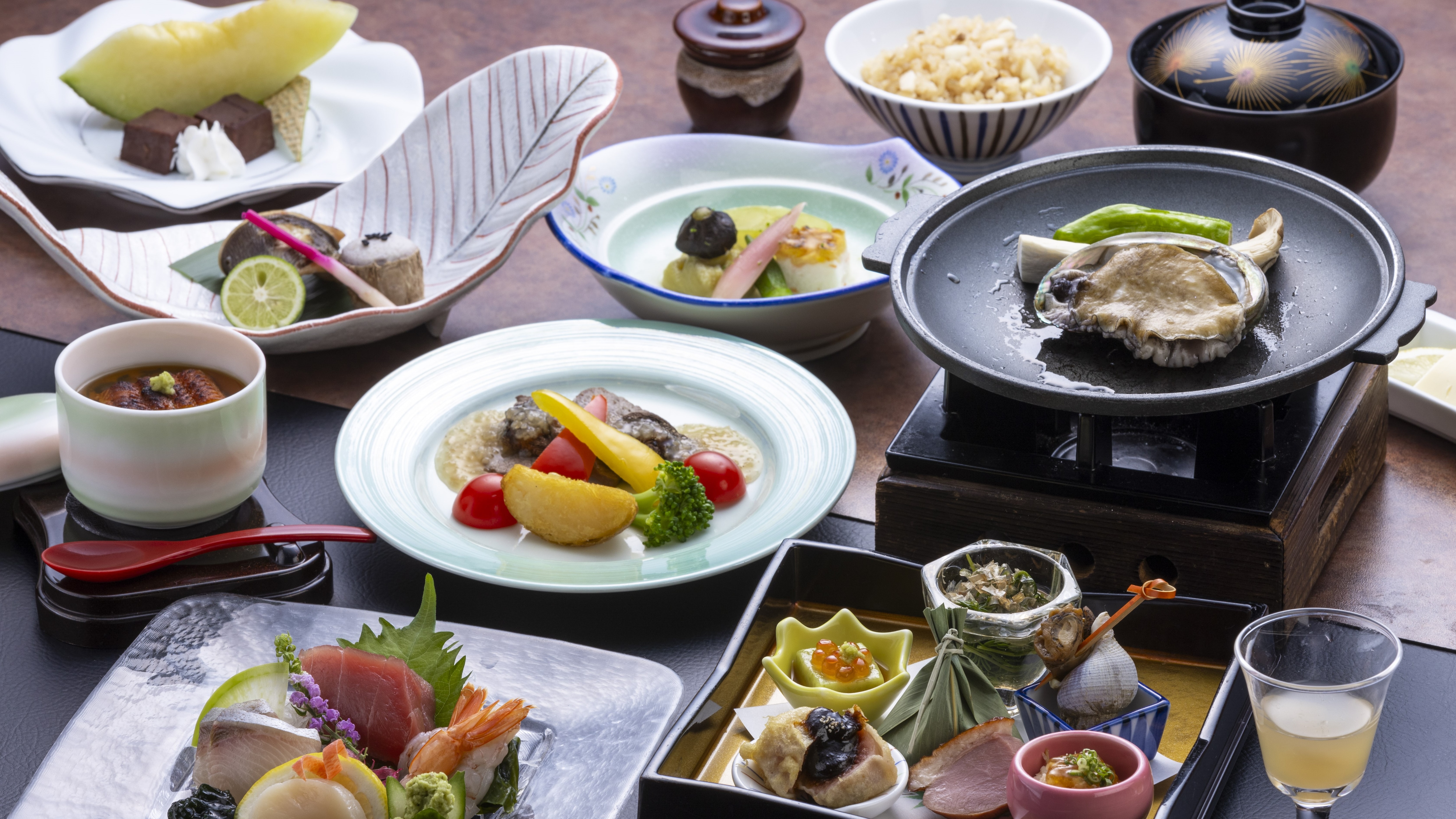 Standard course - Includes one grilled abalone per person♪ <Japanese banquet course (10 dishes)> (Photo is for illustrative purposes only)