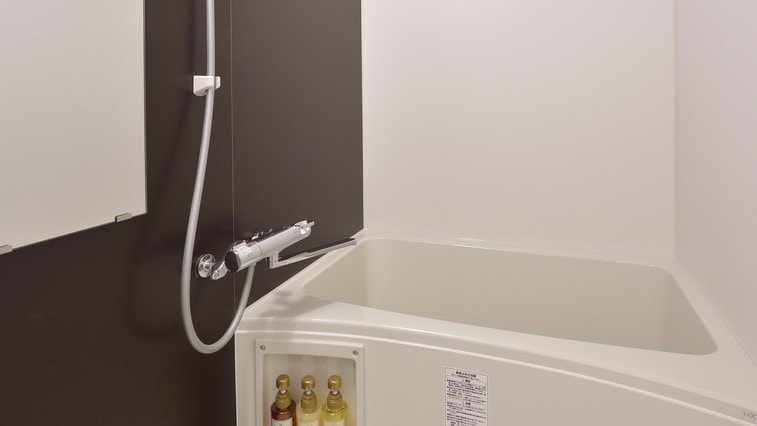 This freestanding bathtub is the most popular room type. It may look small in the photo, but it is a standard size.