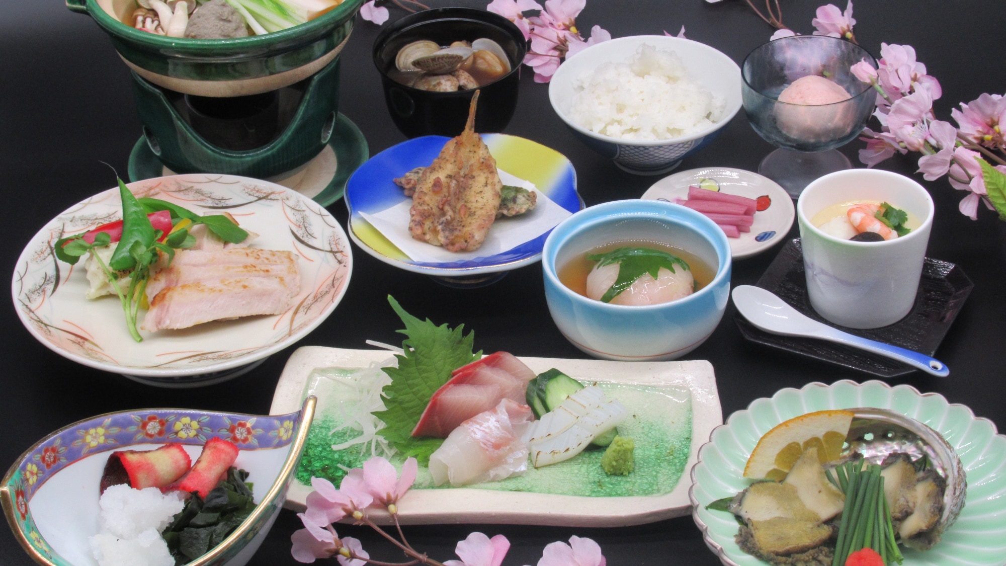 [ฤดูใบไม้ผลิ 2025 ☆ Strait Kaiseki] เพลิดเพลินไปกับอาหารตามฤดูกาลอันหรูหราของชิโมโนเซกิ! งานเลี้ยงตอนเย็นที่หรูหรา