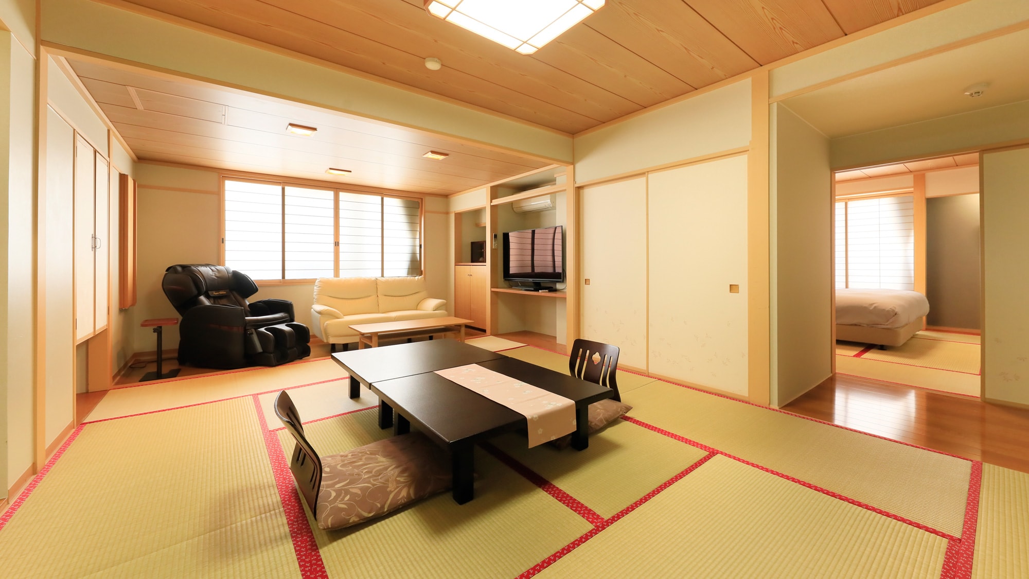 Guest room 3-3 ◆ Open-air bath with free-flowing hot springs ◆ Premier suite C type (non-smoking)