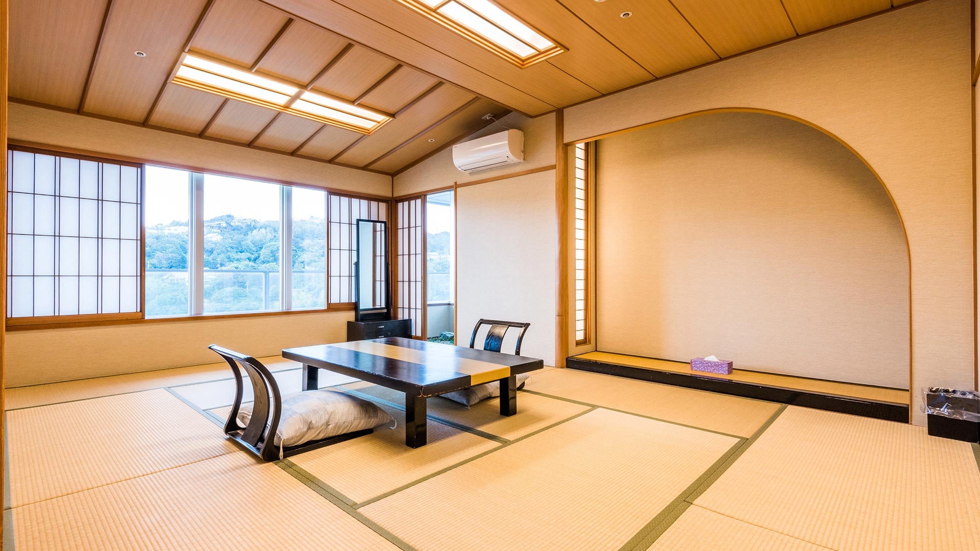 [Non-smoking] Relaxation / Japanese-Western style room (guest room) R956