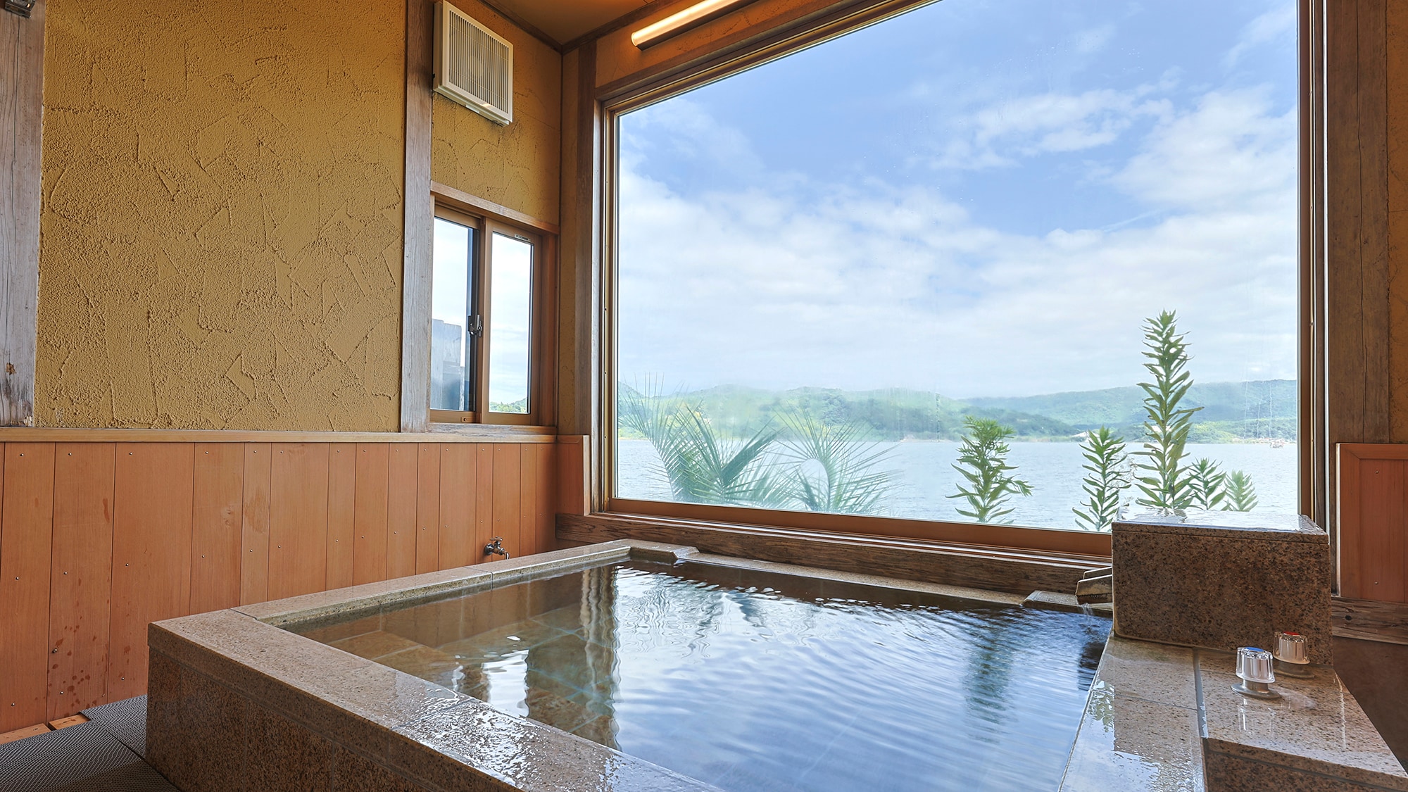 [Phòng Bizen 9 - 15 tatami theo phong cách Nhật Bản] Không cần lo lắng về cái lạnh: "Bồn tắm trong nhà có tầm nhìn"