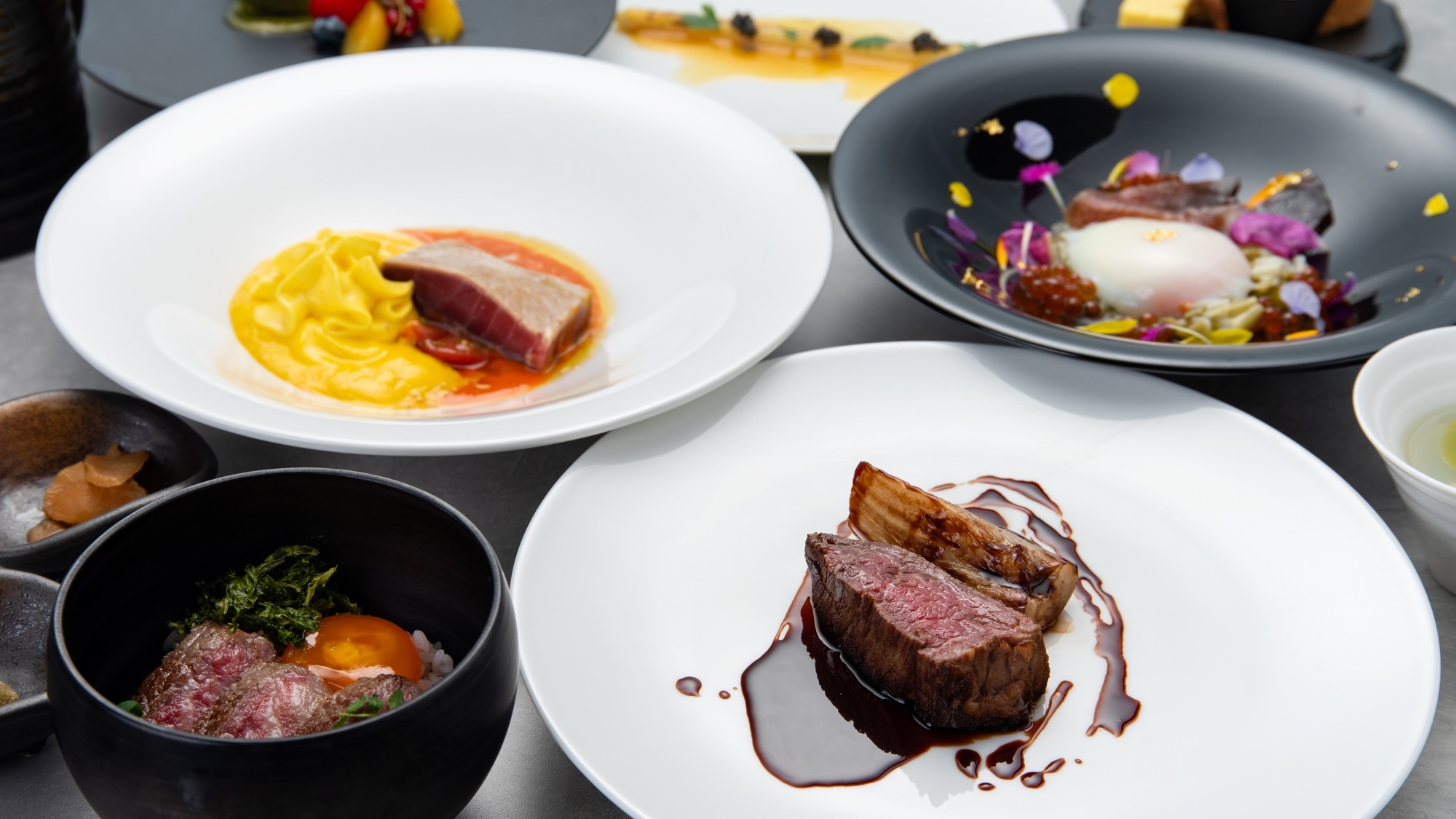[French] Enjoy Satsuma ingredients in an exclusive menu that combines modern French and teppanyaki cuisine.