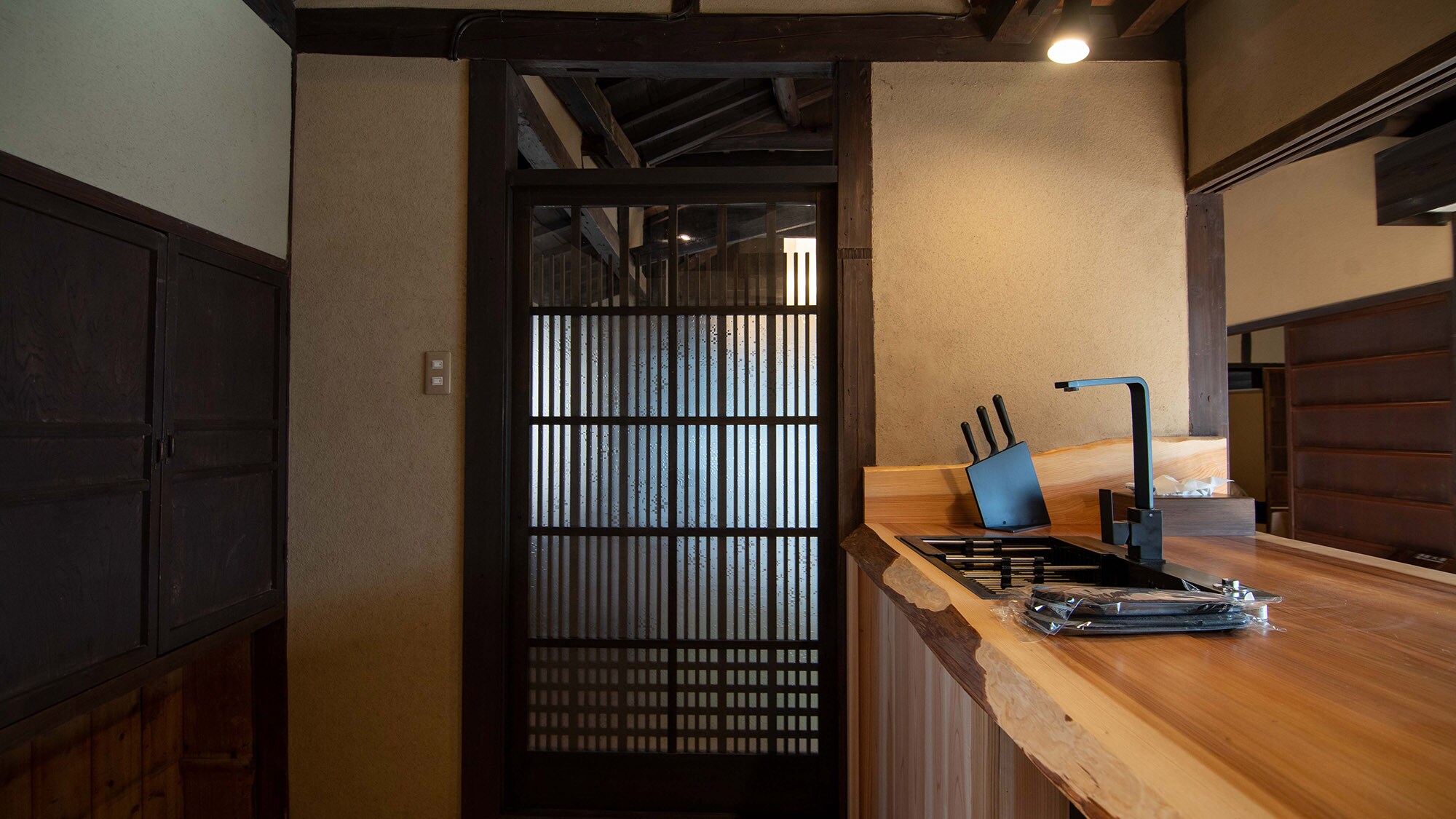 Villa148_Kitchen (Induction stove, frying pan and other cooking utensils are provided.)